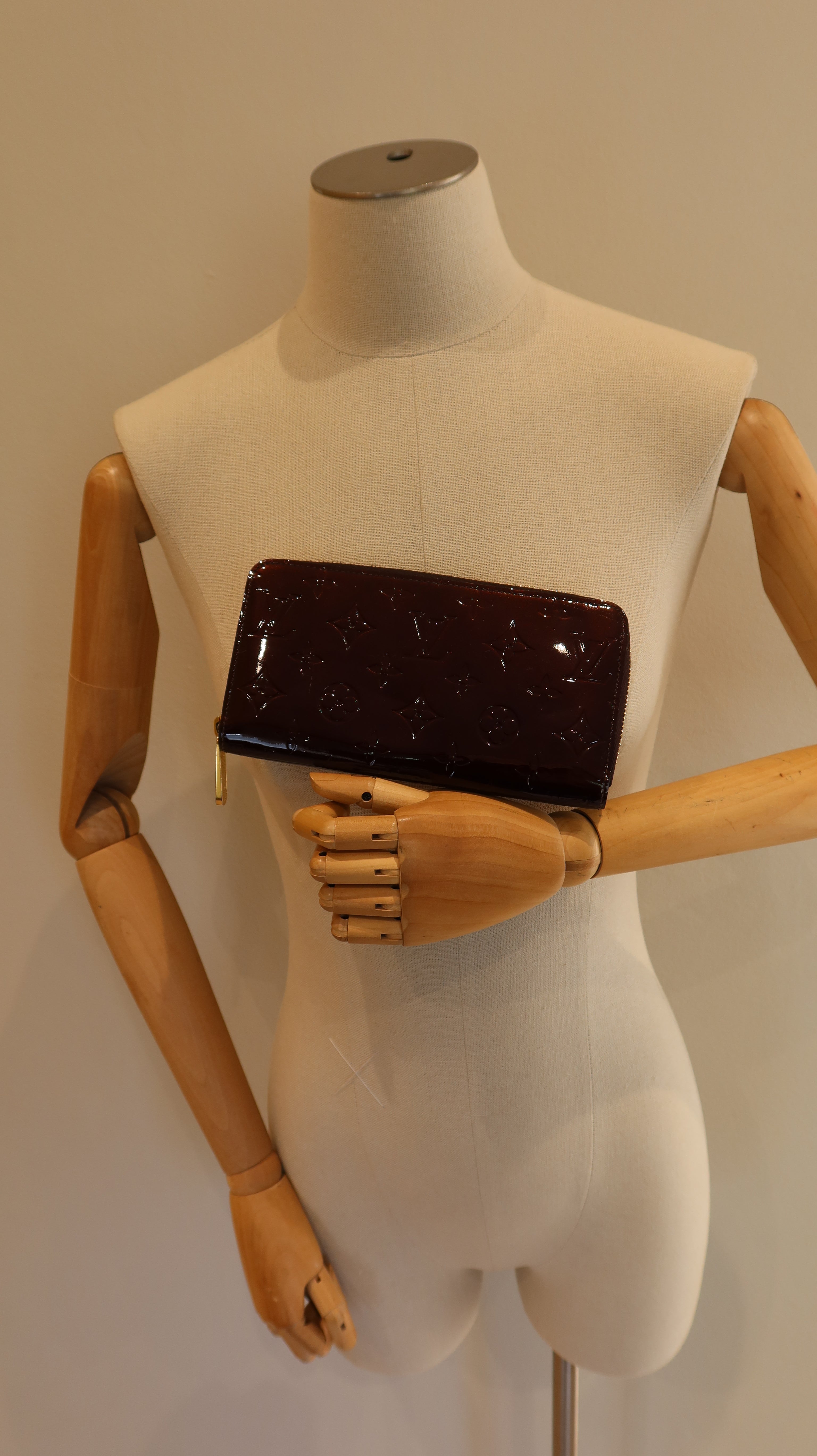 Louis Vuitton Zip Around Wallet