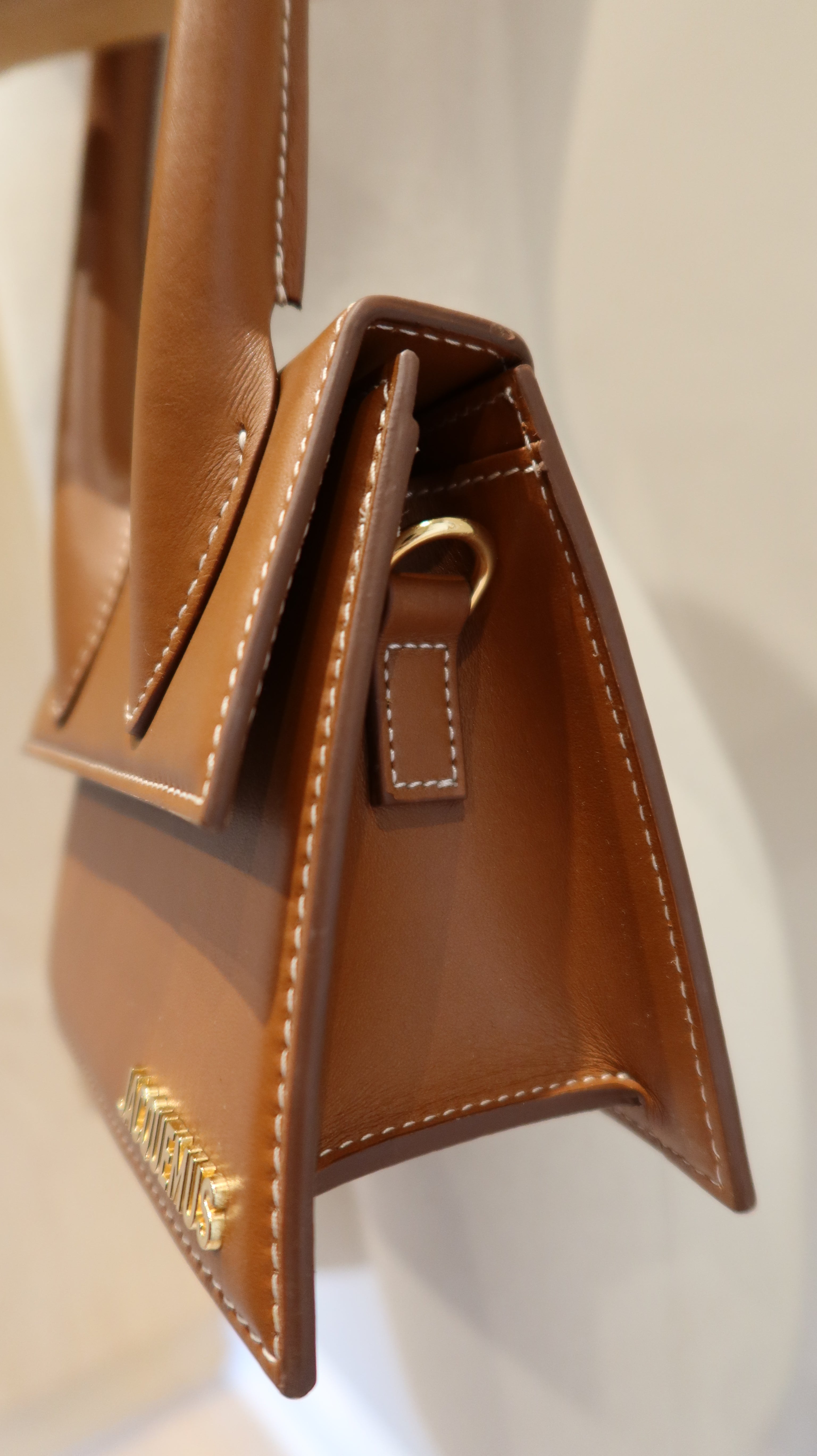 Jacquemus Le Chiquito Moyen Bag