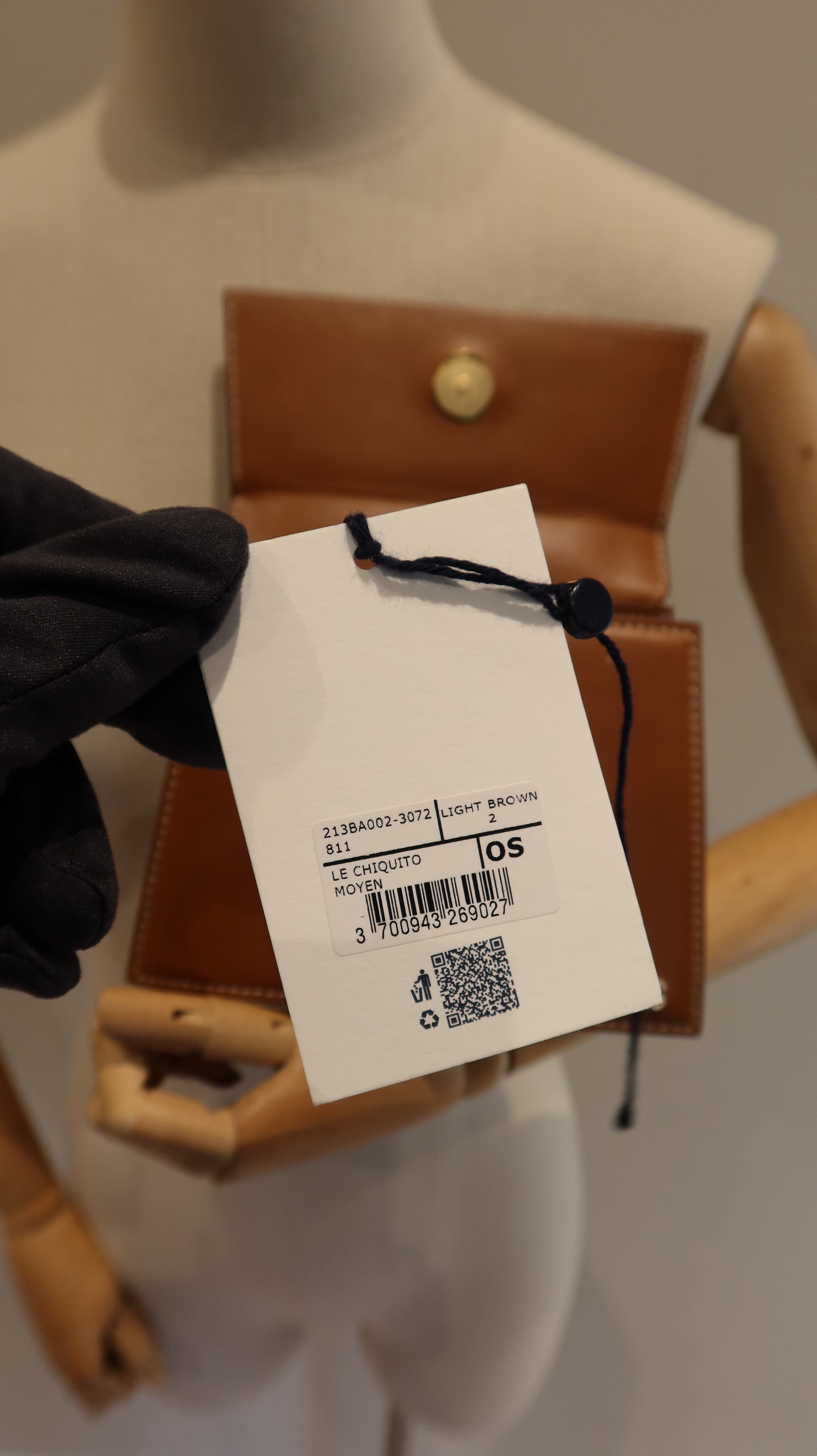Jacquemus Le Chiquito Moyen Bag