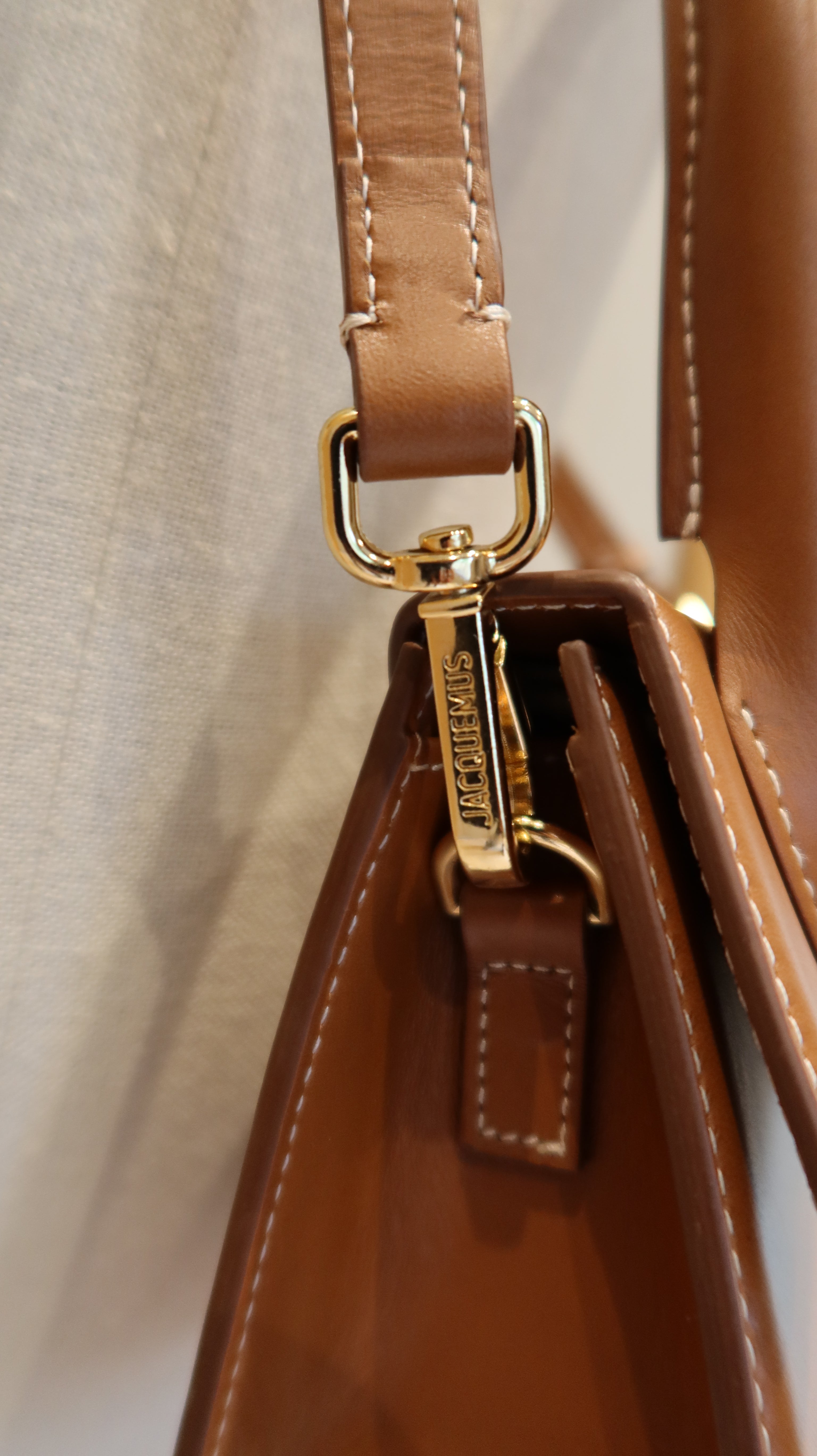 Jacquemus Le Chiquito Moyen Bag