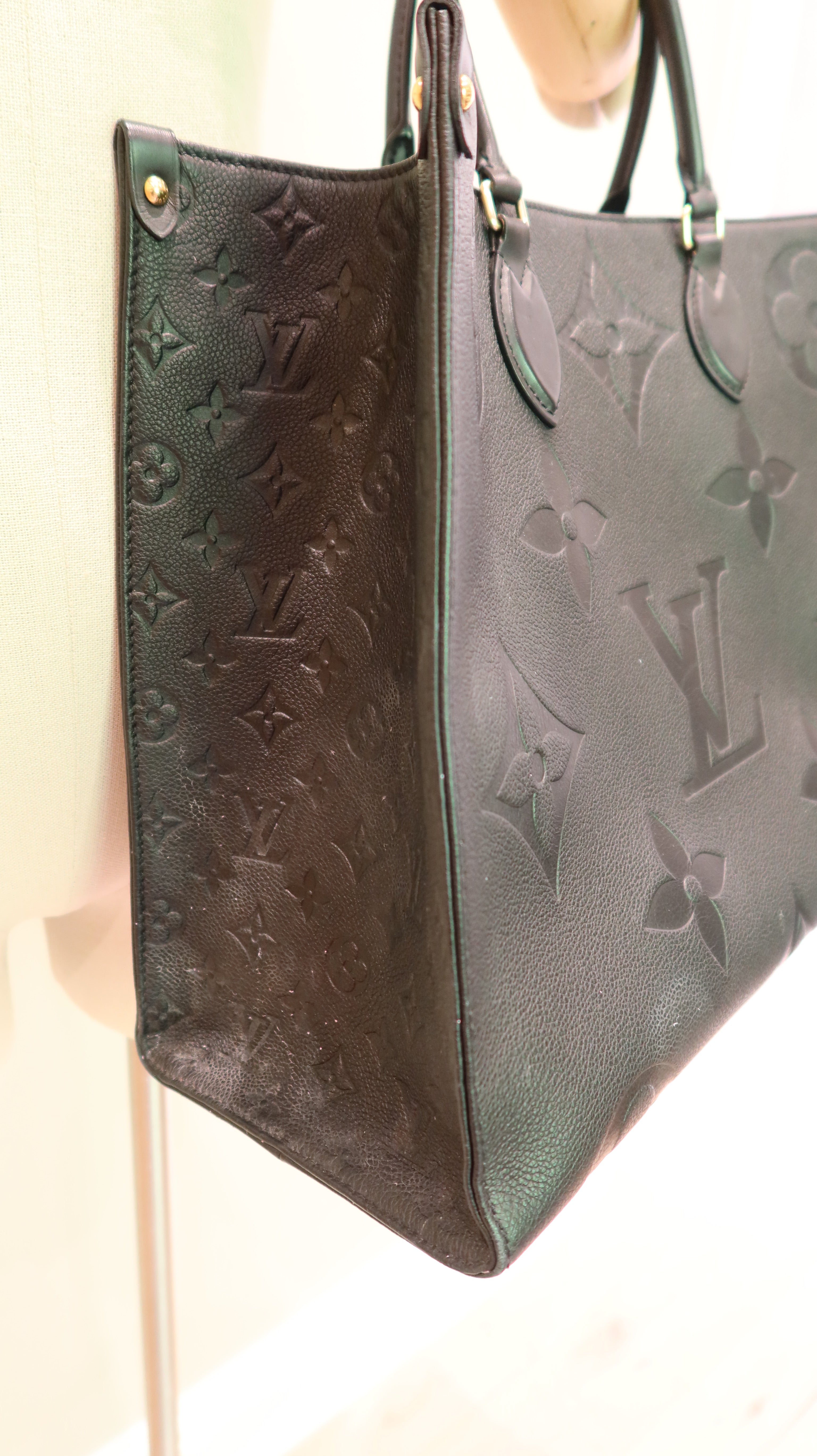 Louis Vuitton OnTheGo GM