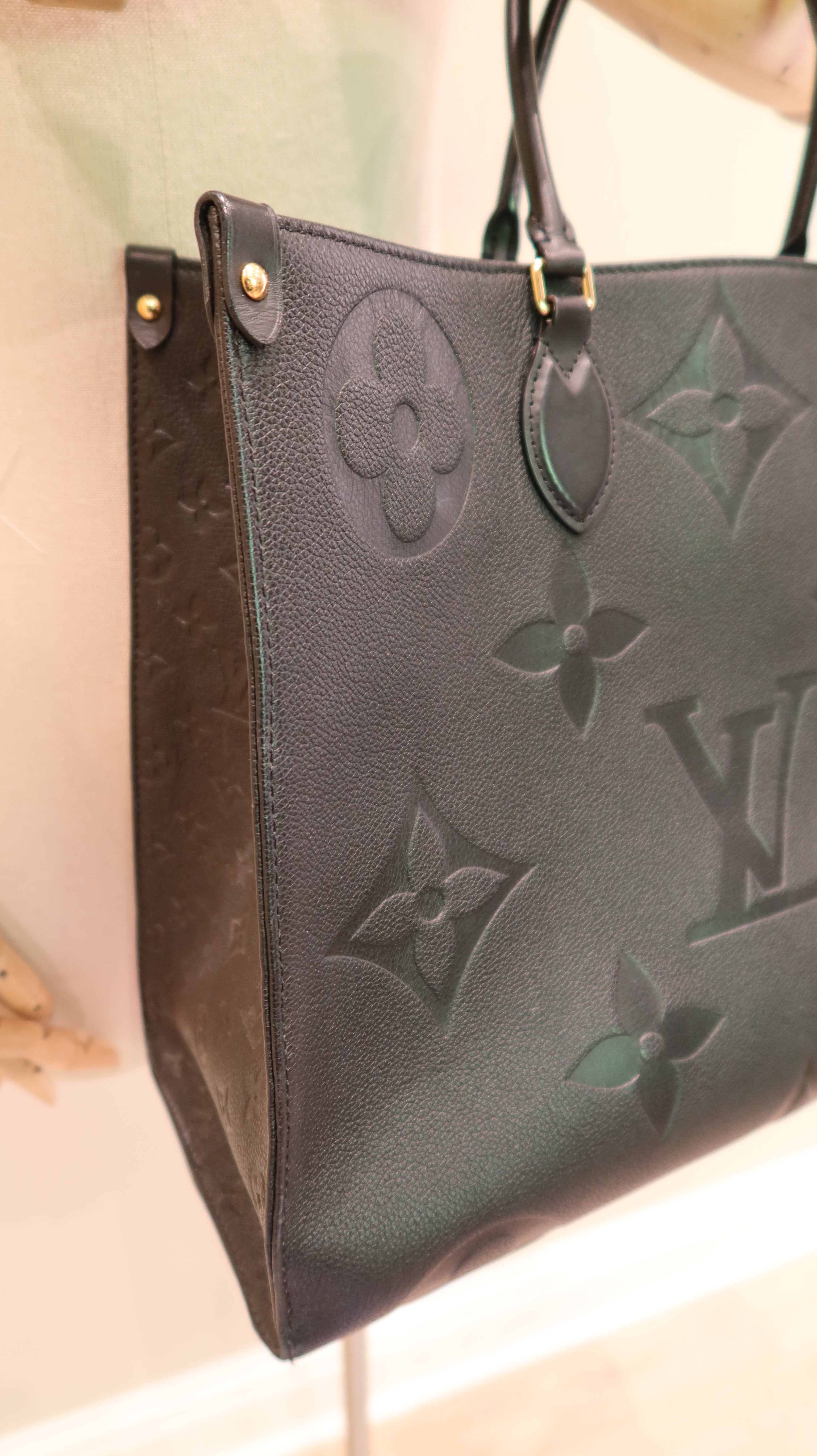 Louis Vuitton OnTheGo GM