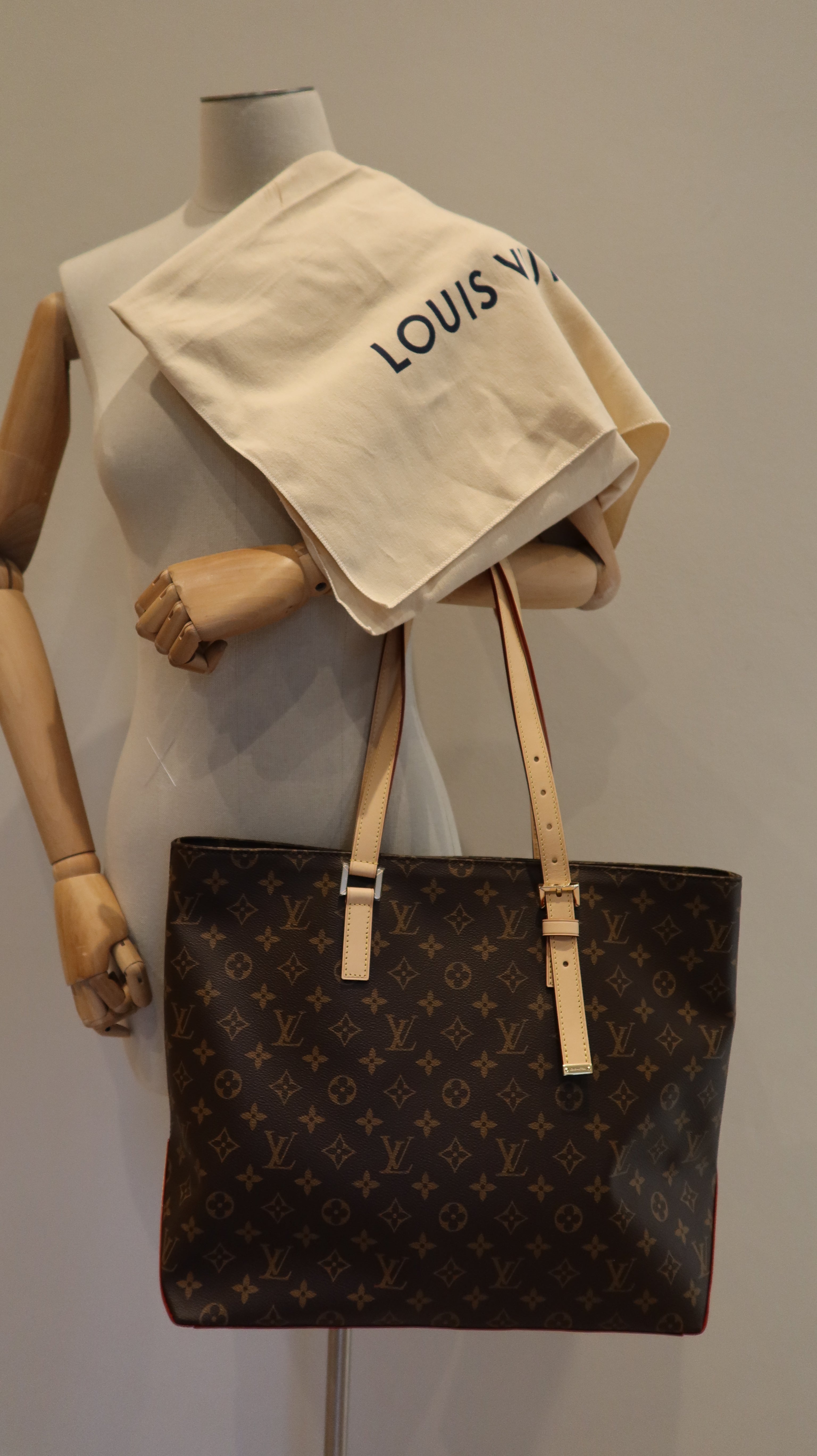 Louis Vuitton Cabas Mezzo Tote