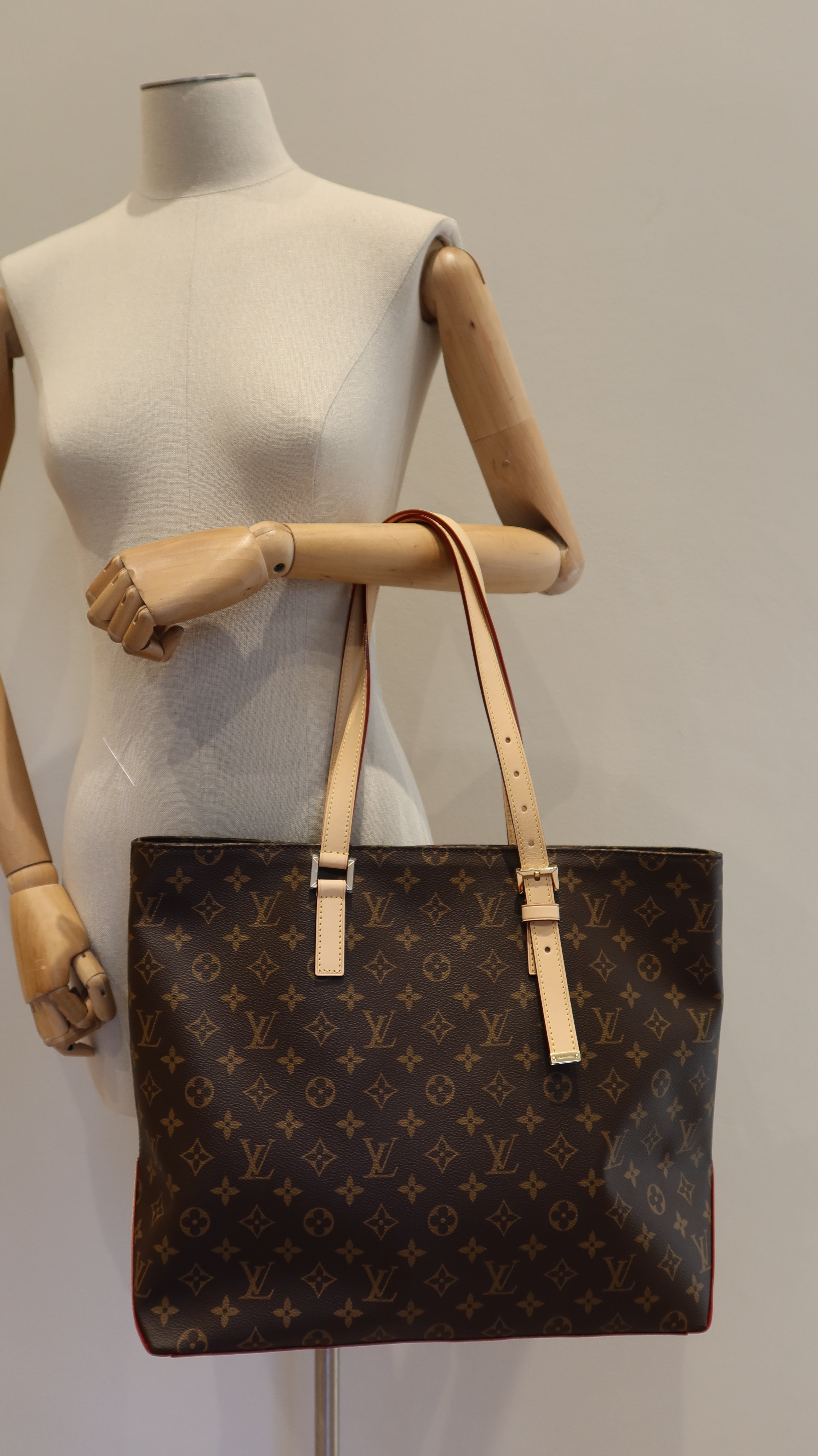 Louis Vuitton Cabas Mezzo Tote