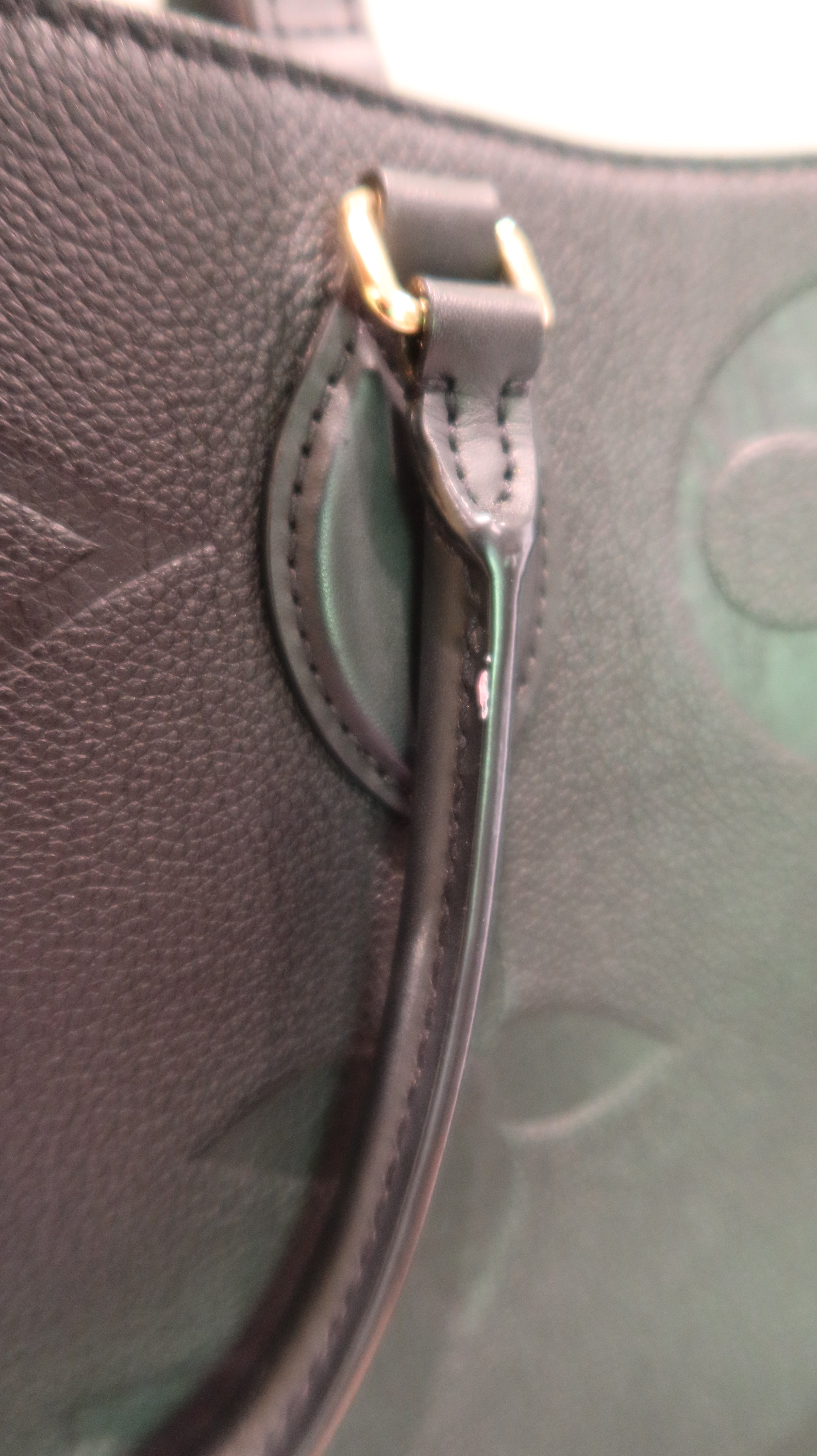 Louis Vuitton OnTheGo GM