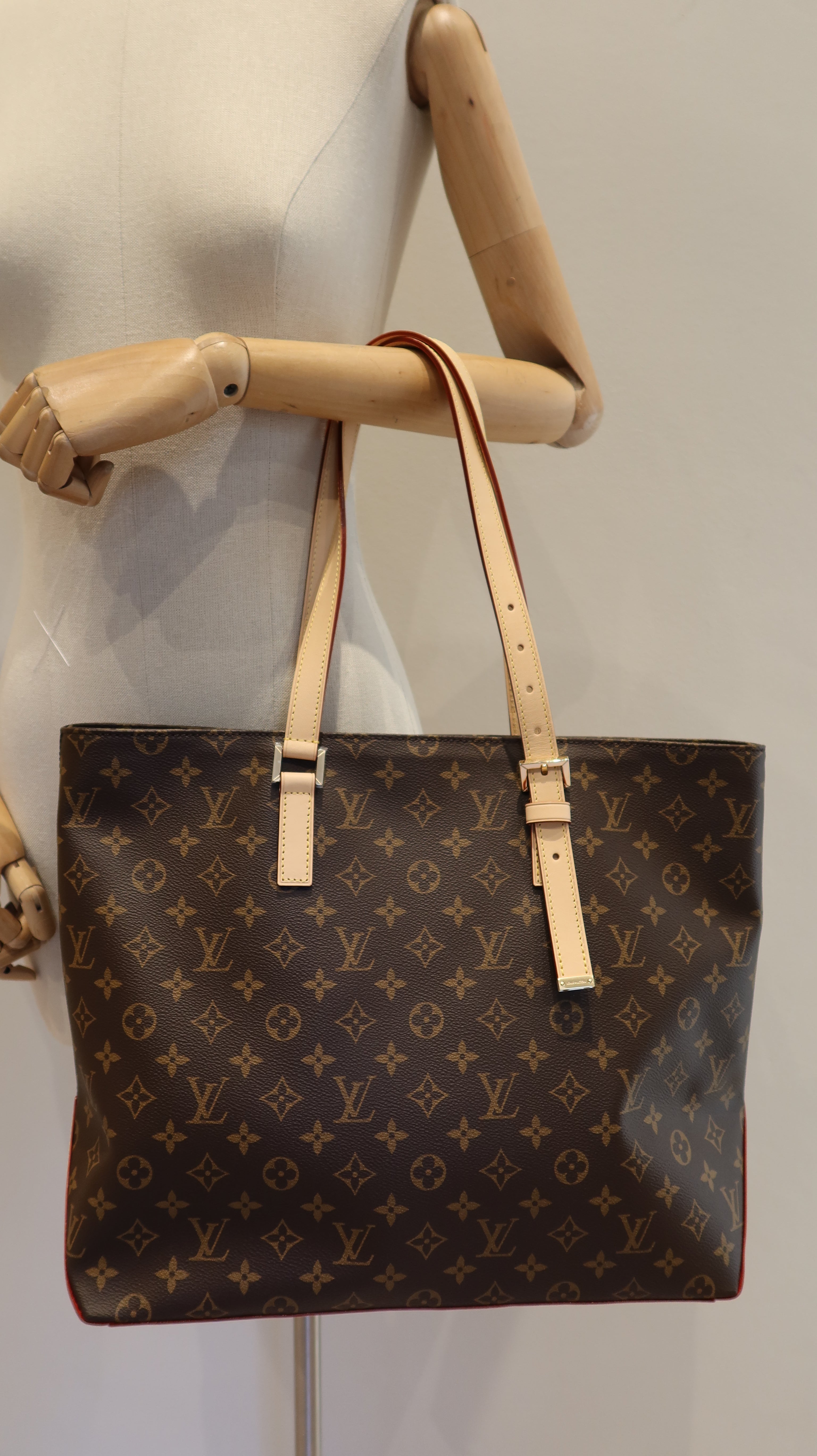 Louis Vuitton Cabas Mezzo Tote