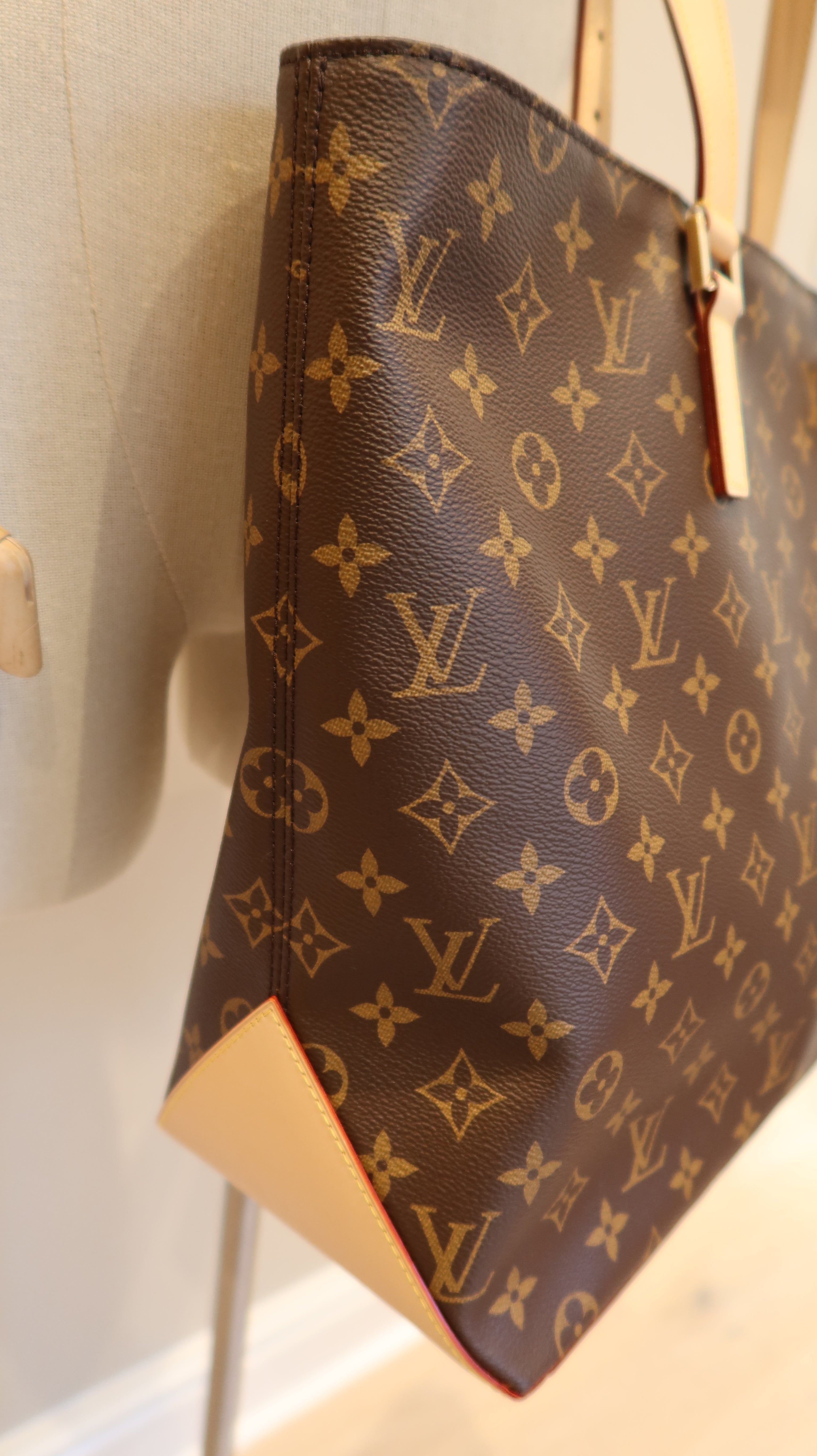 Louis Vuitton Cabas Mezzo Tote