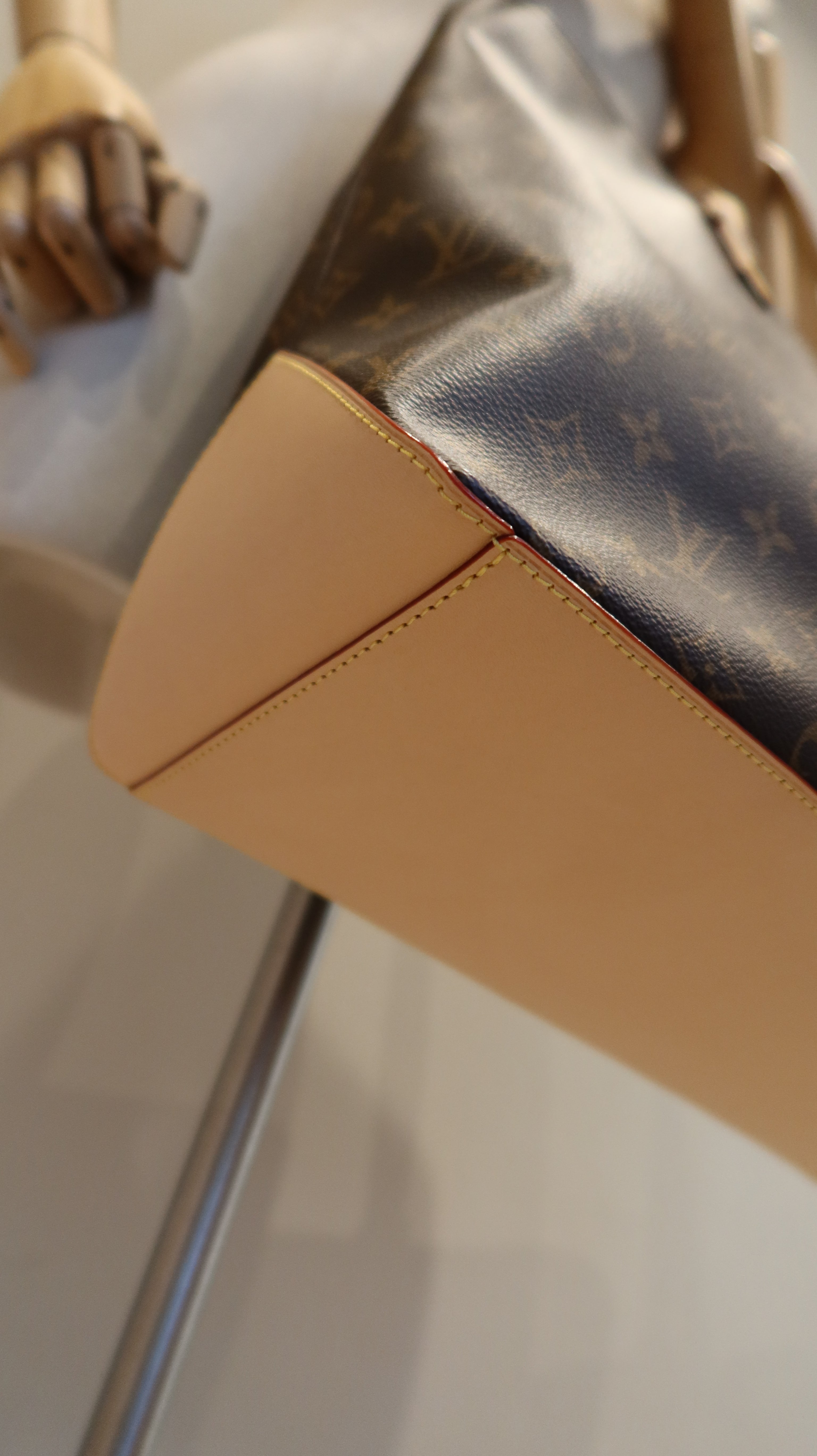 Louis Vuitton Cabas Mezzo Tote