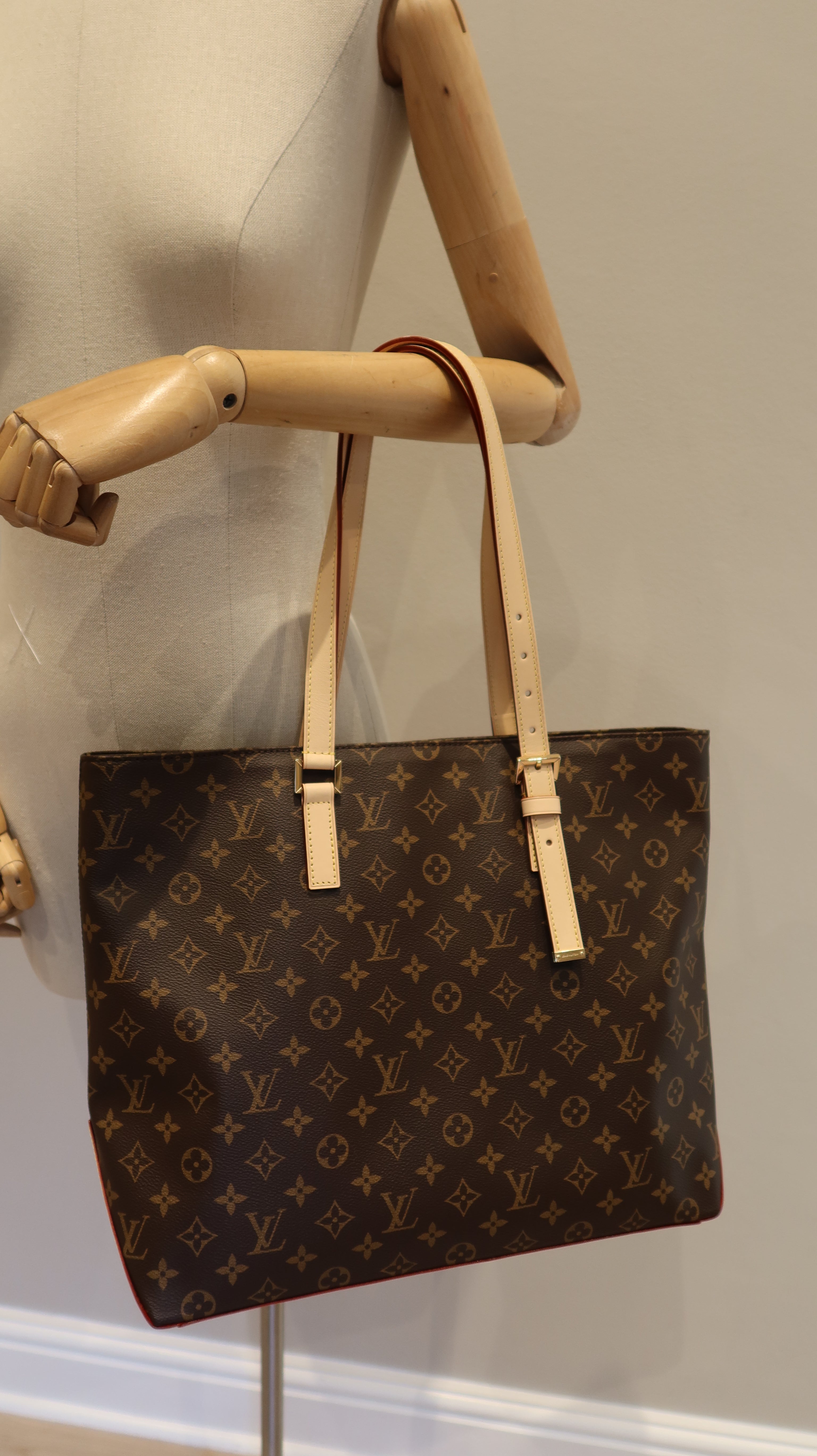 Louis Vuitton Cabas Mezzo Tote