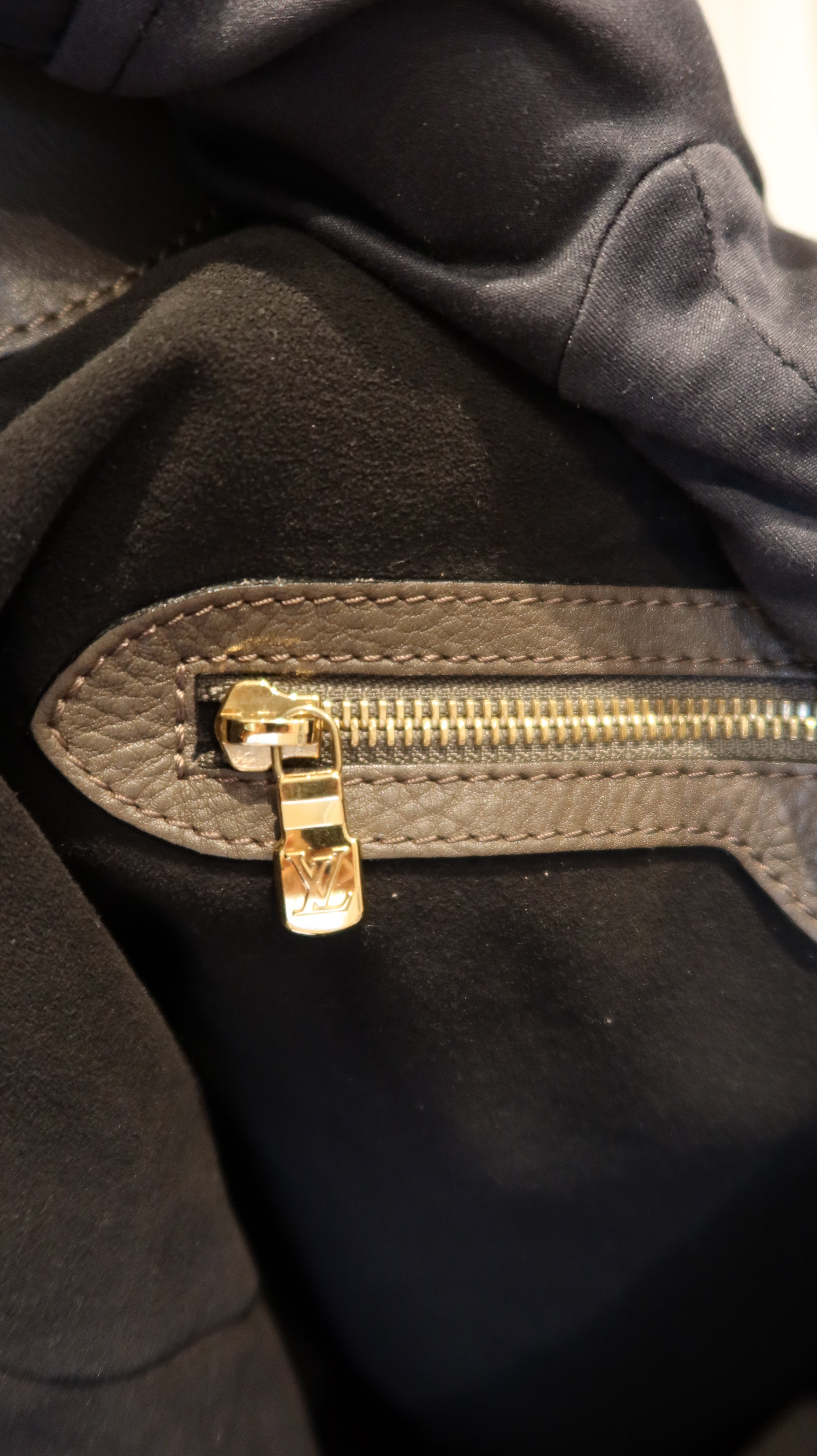 Louis Vuitton Mahina L Bag