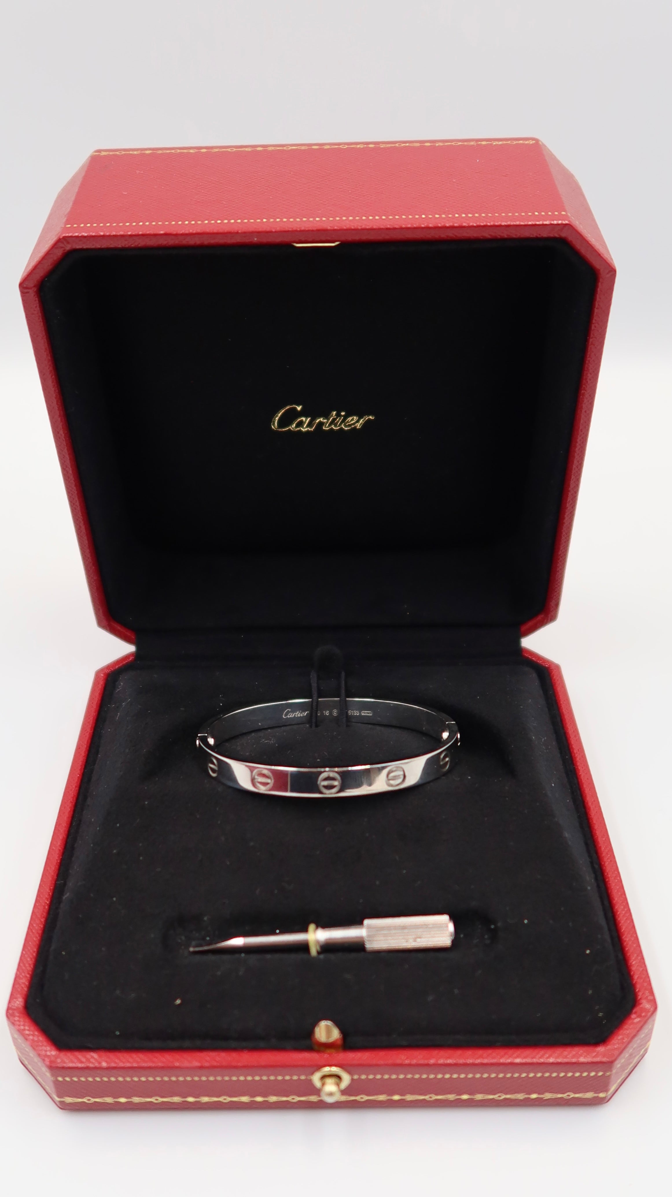 Cartier Love Bracelet (16/WG)