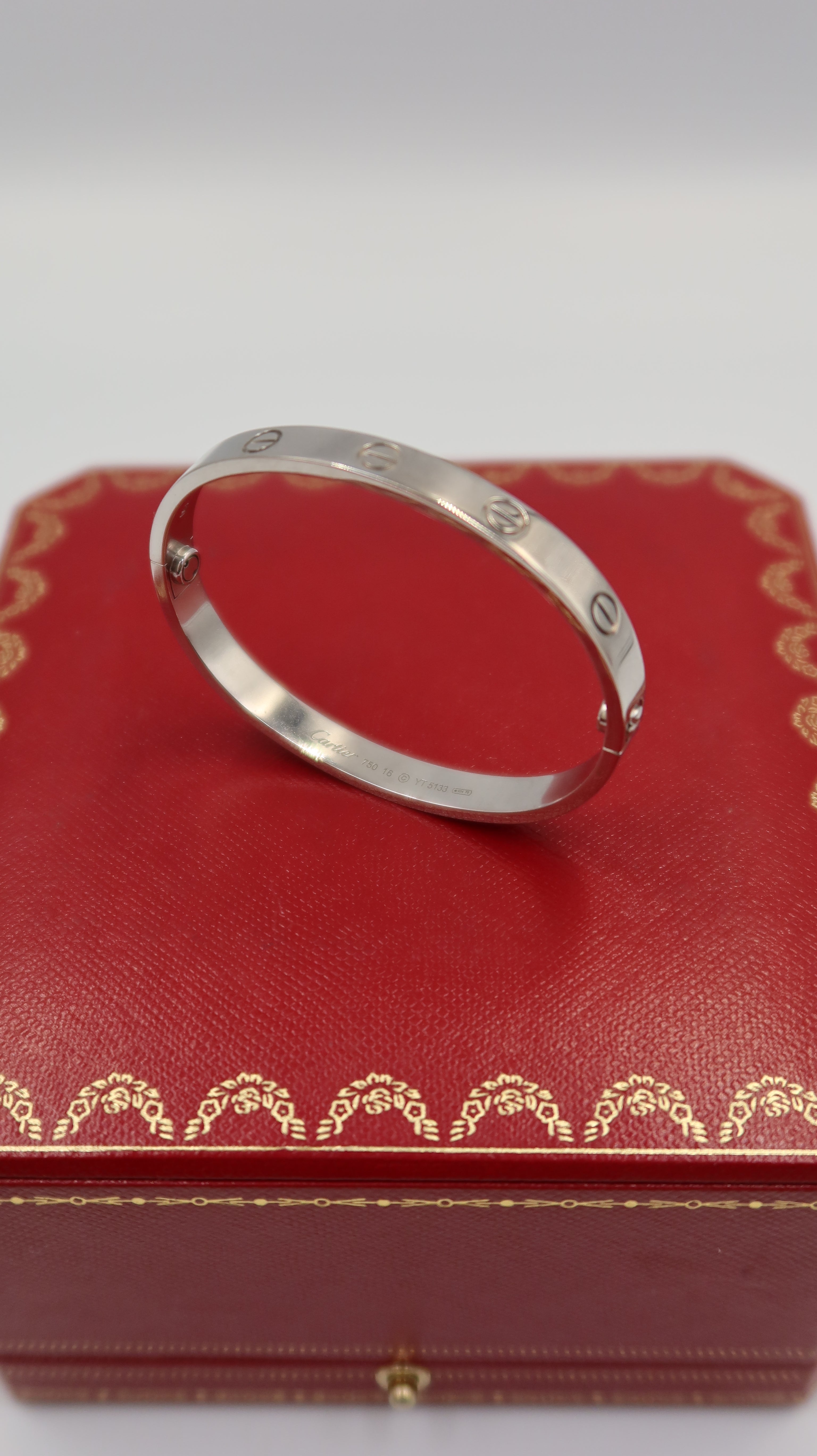 Cartier Love Bracelet (16/WG)
