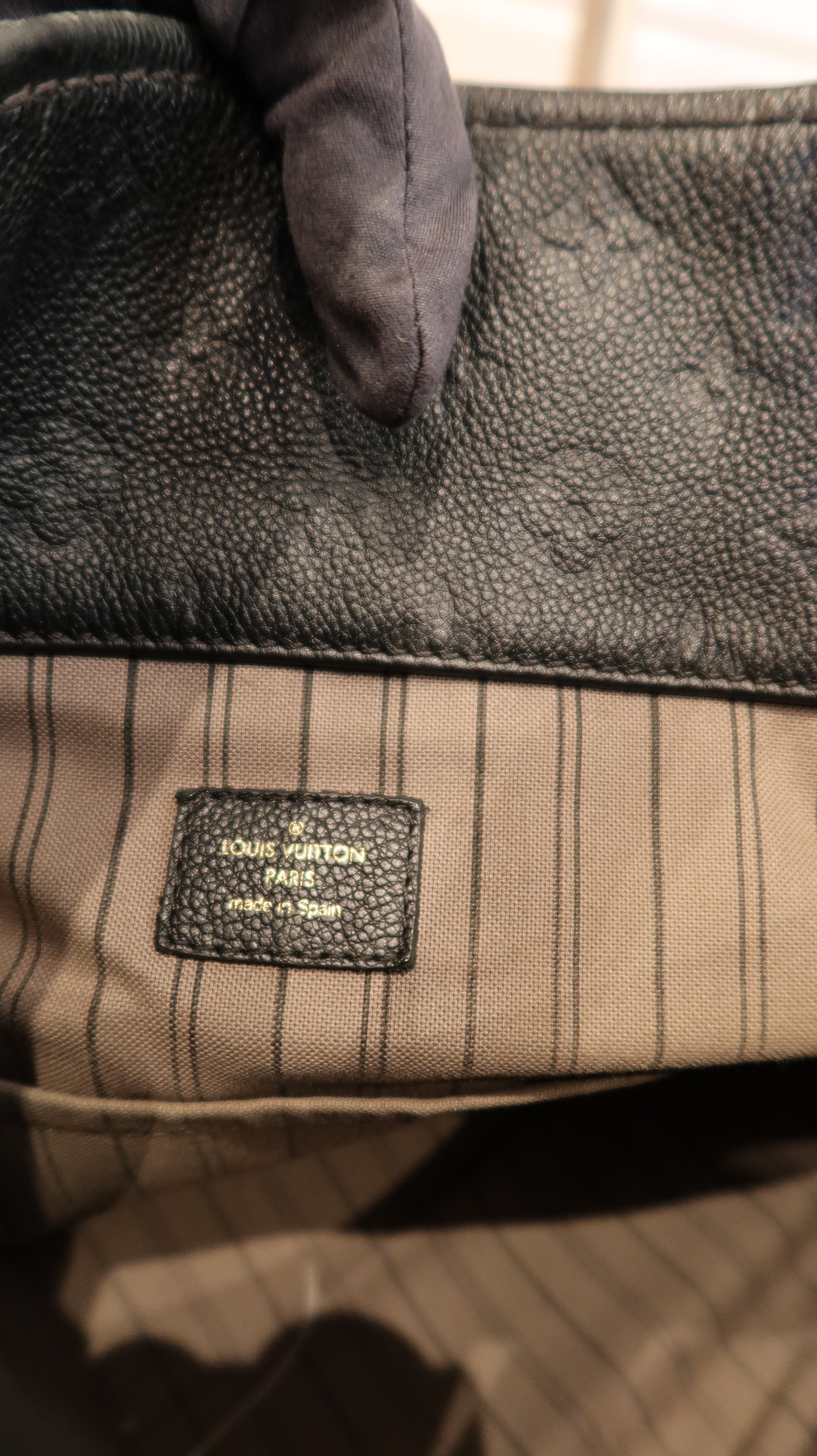 Louis Vuitton Artsy MM Bag
