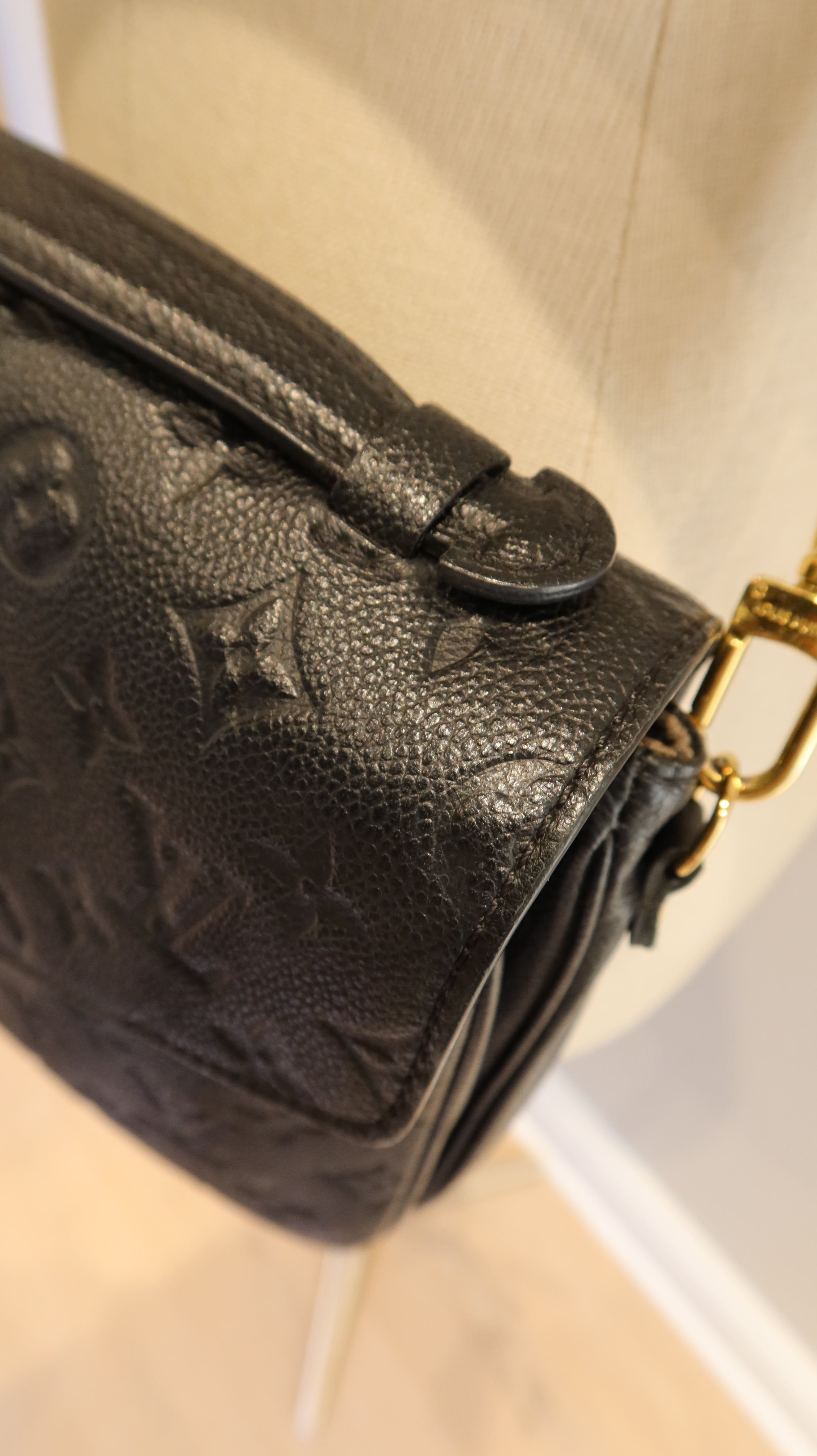 Louis Vuitton Pochette Metis Bag