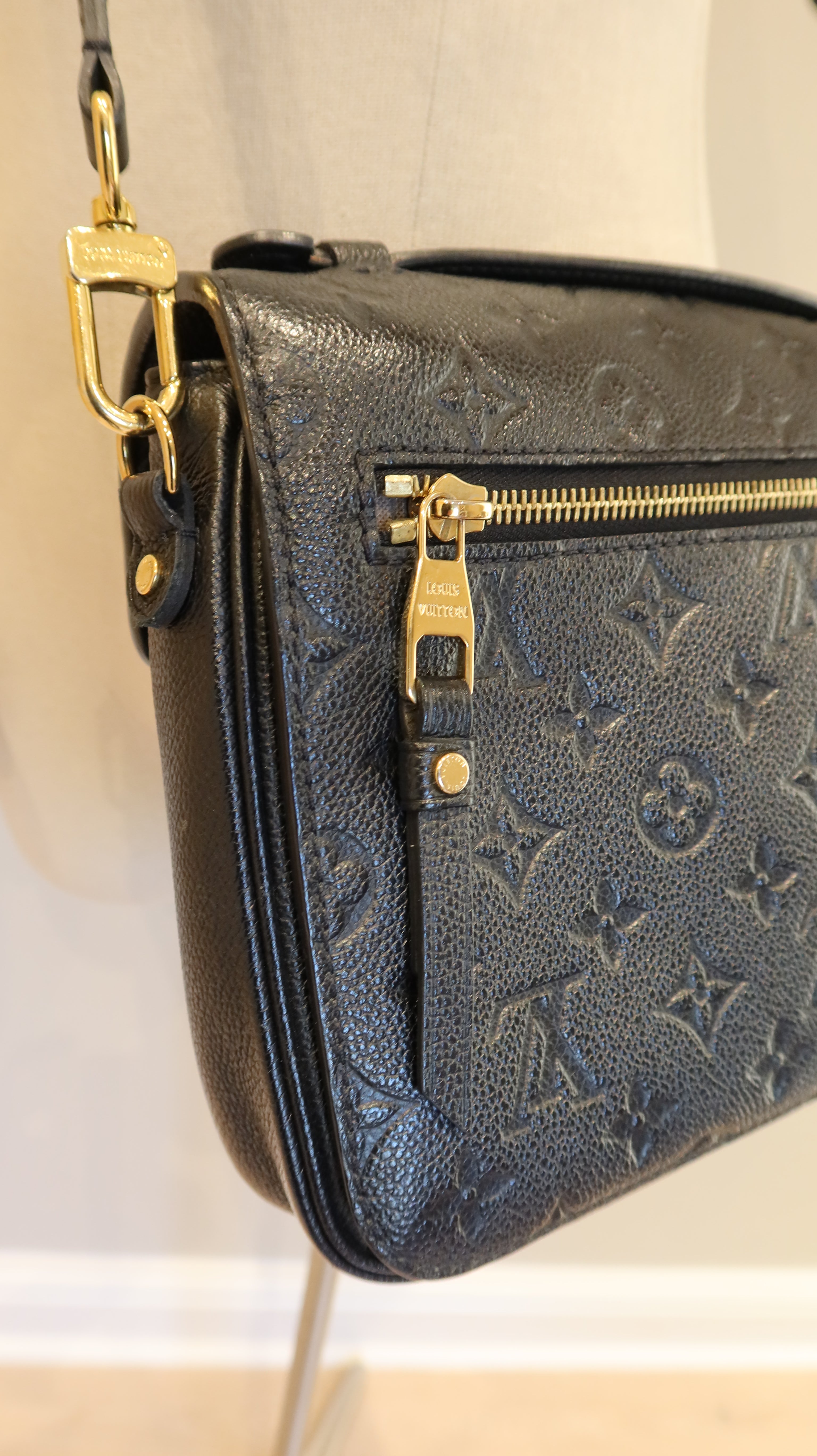 Louis Vuitton Pochette Metis Bag