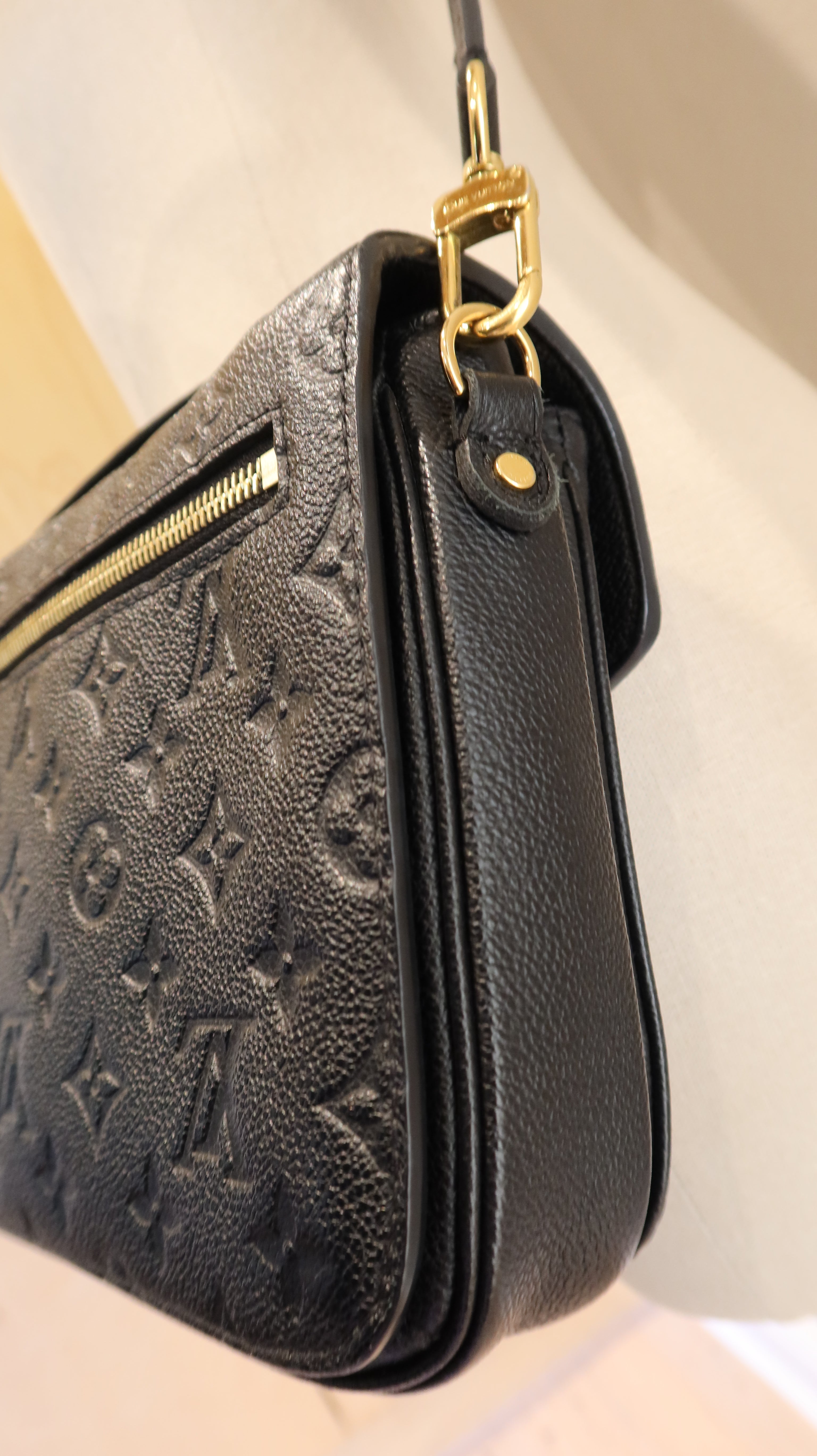 Louis Vuitton Pochette Metis Bag