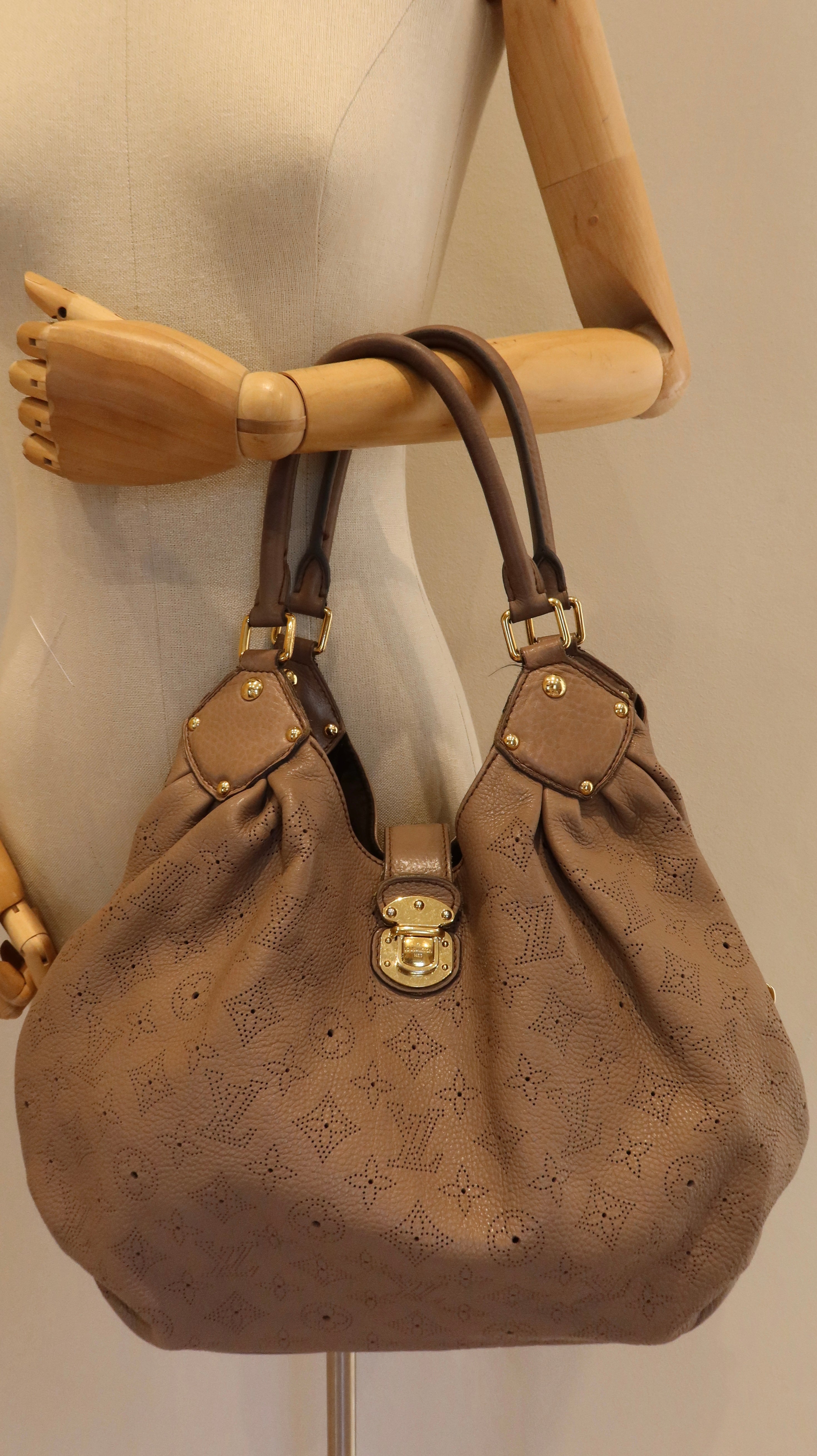 Louis Vuitton Mahina L Tote Bag