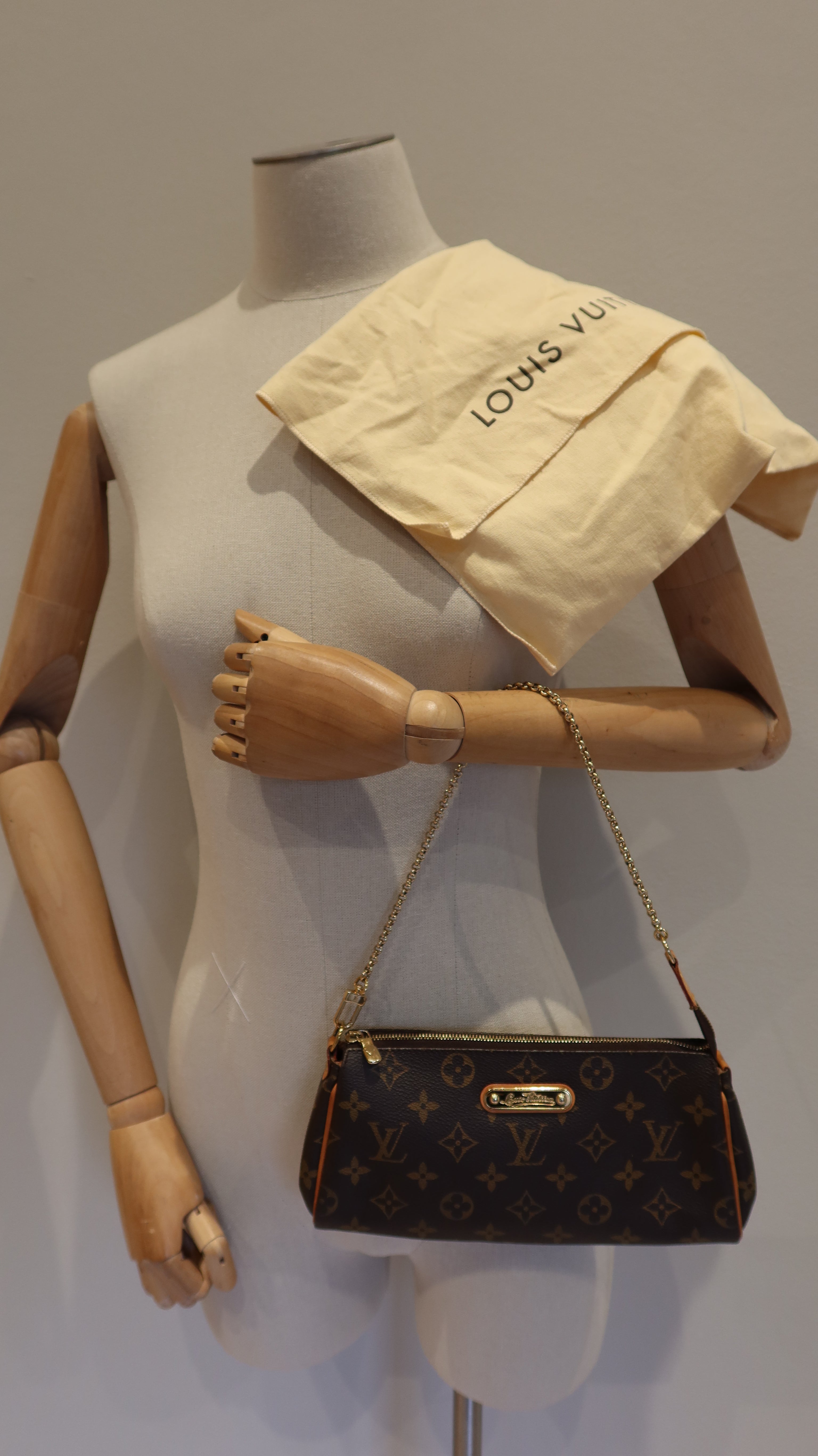 Louis Vuitton Eva Clutch