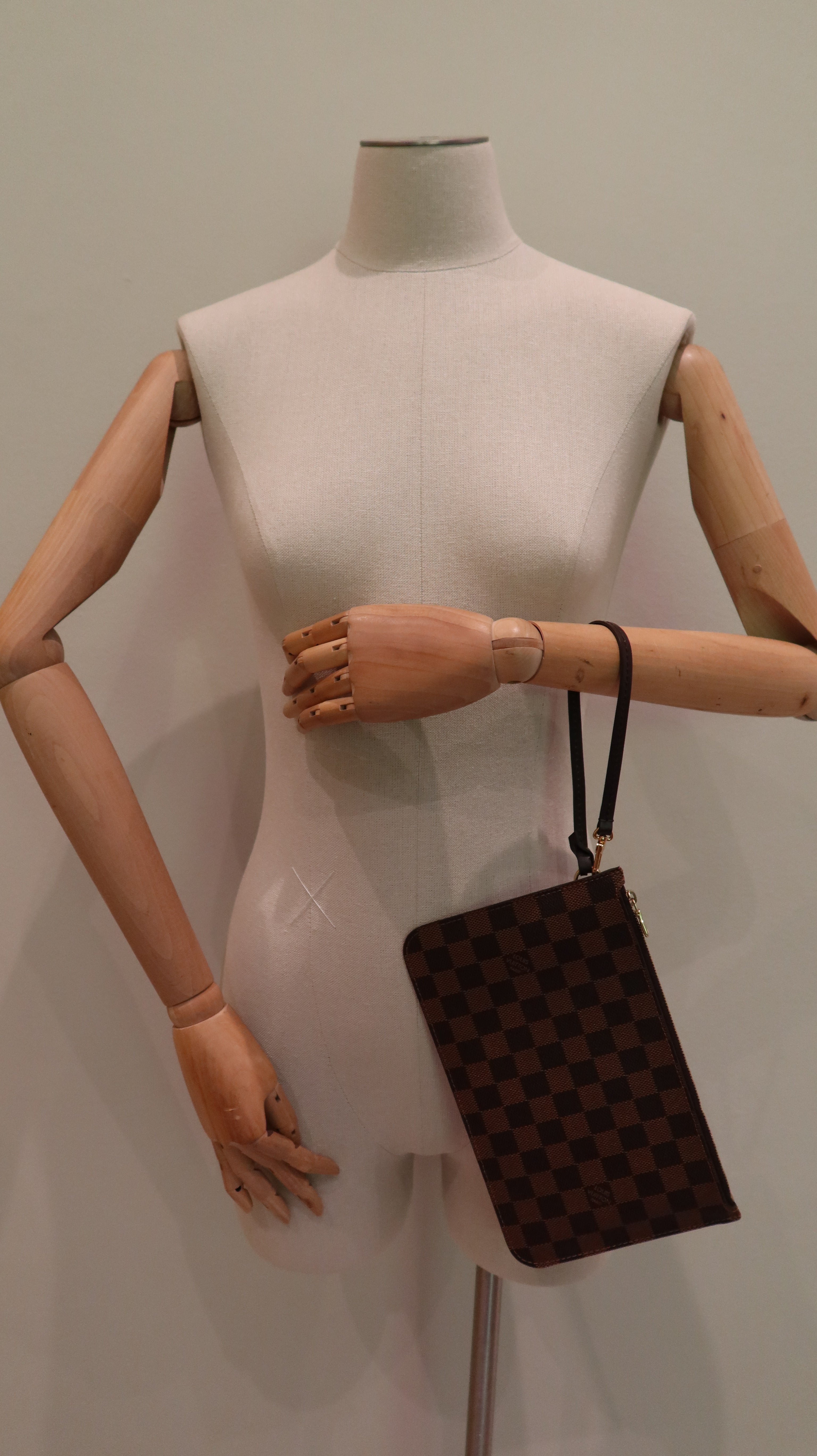 Louis Vuitton Neverfull Pochette