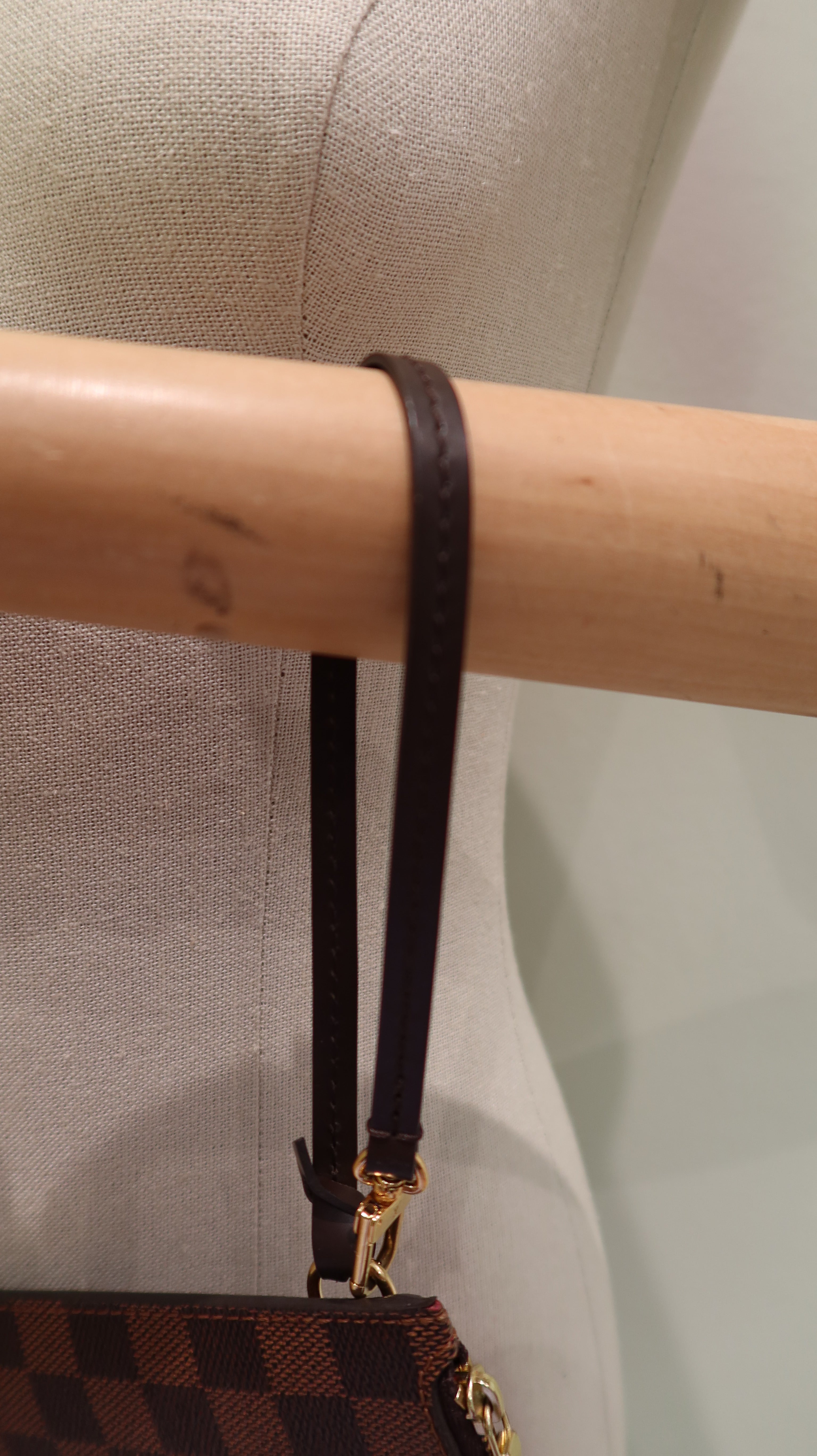 Louis Vuitton Neverfull Pochette