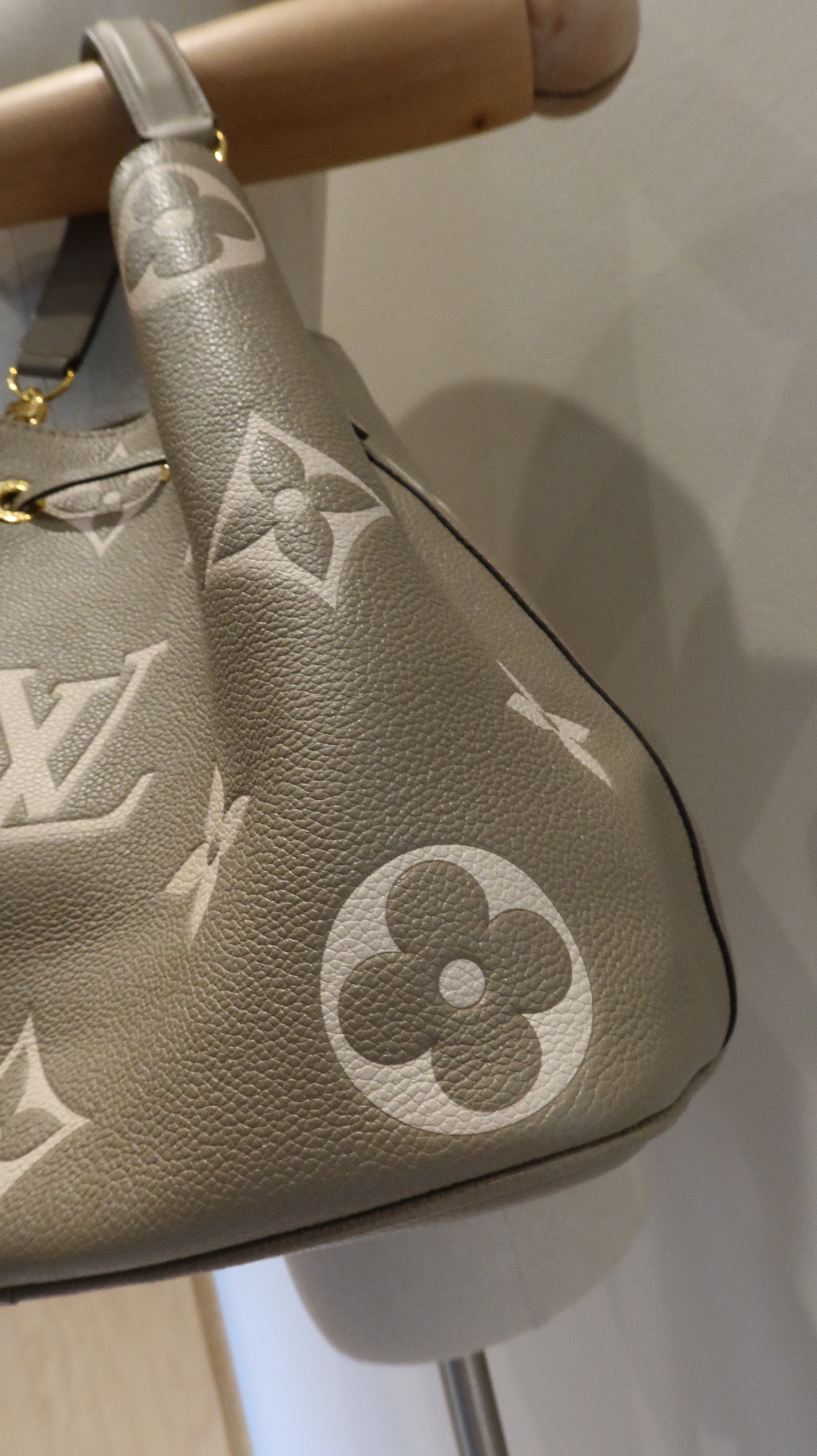 Louis Vuitton NéoNoé MM Bucket Bag
