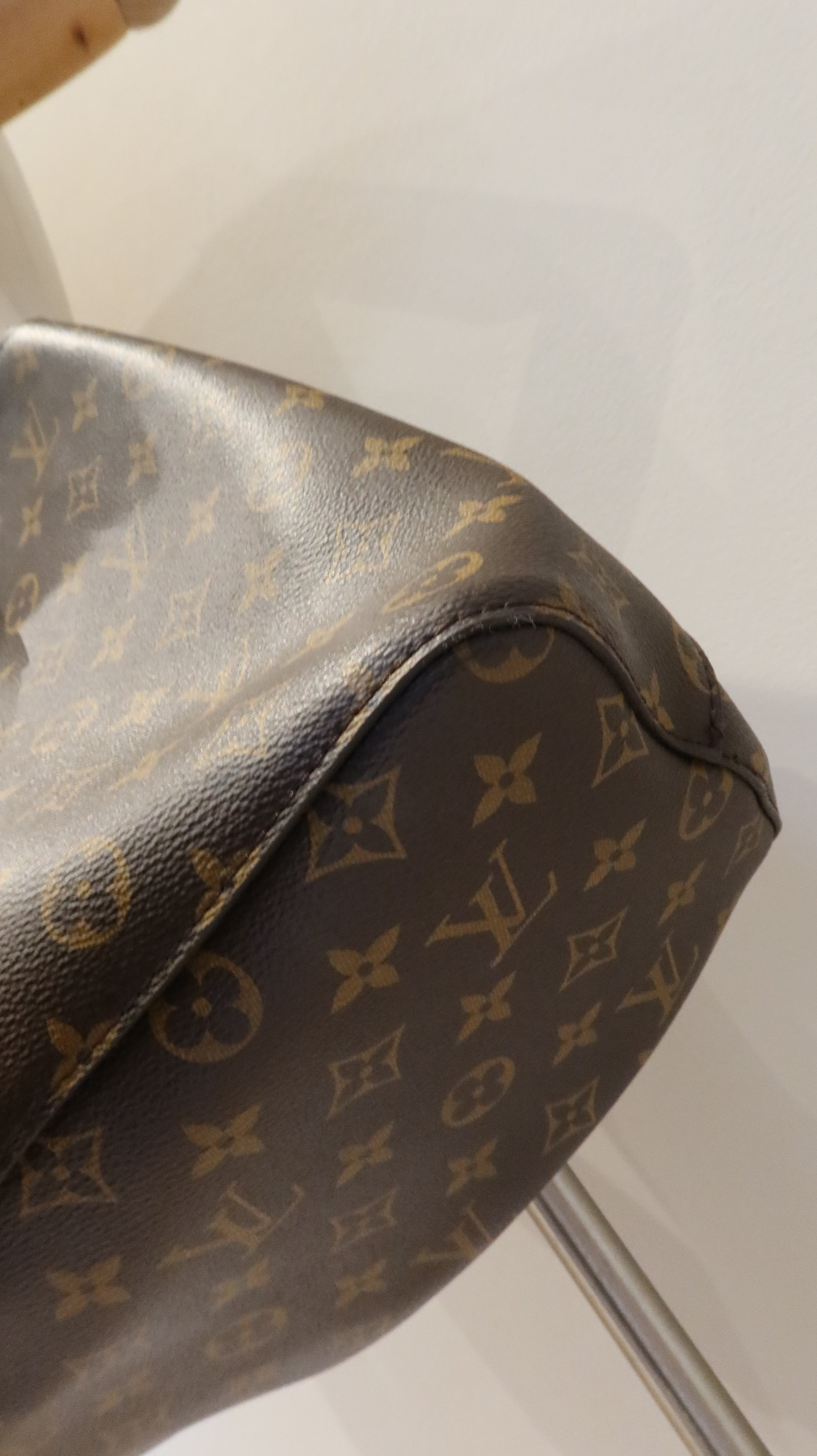 Louis Vuitton NéoNoé MM Bucket Bag