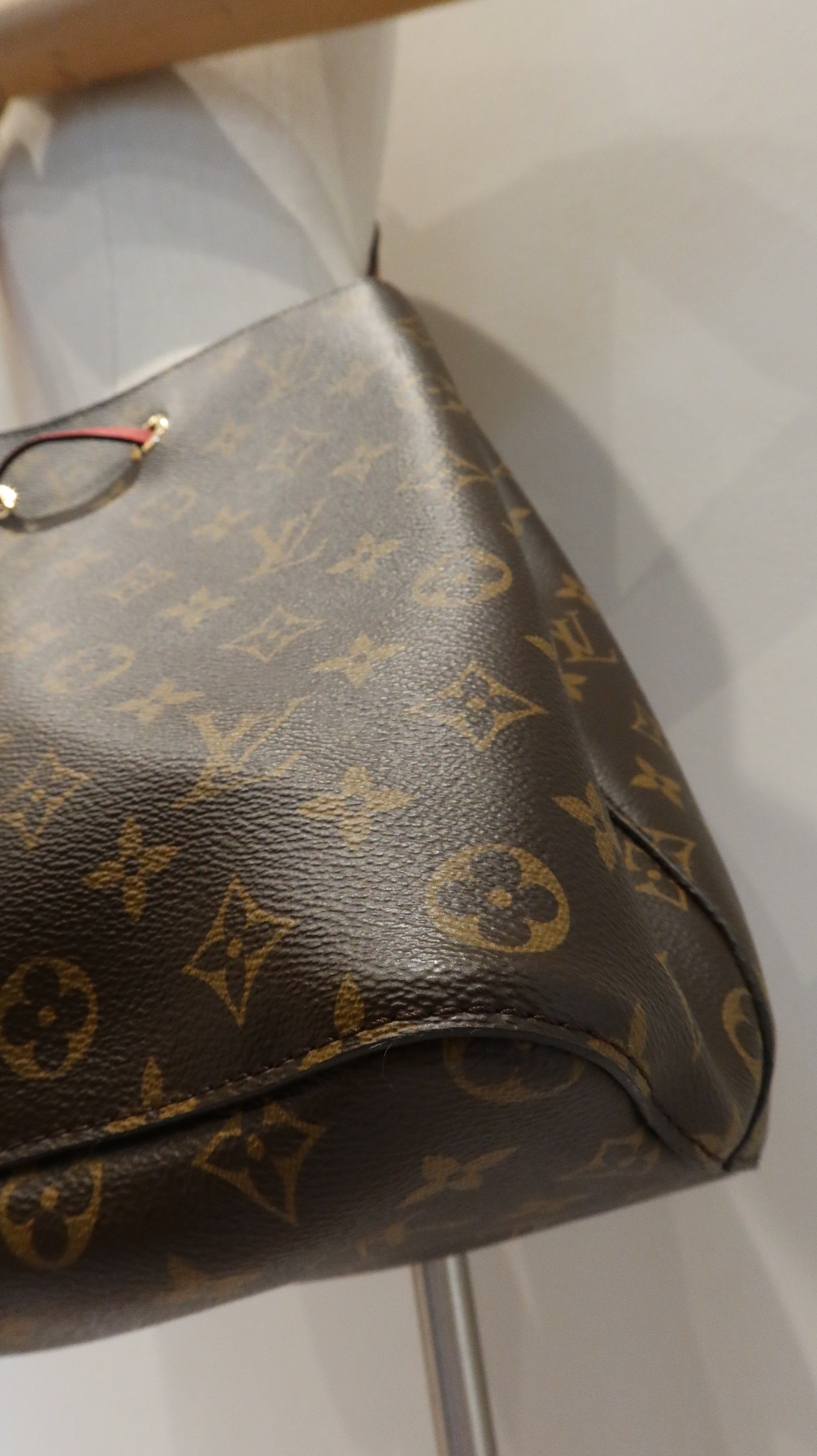 Louis Vuitton NéoNoé MM Bucket Bag