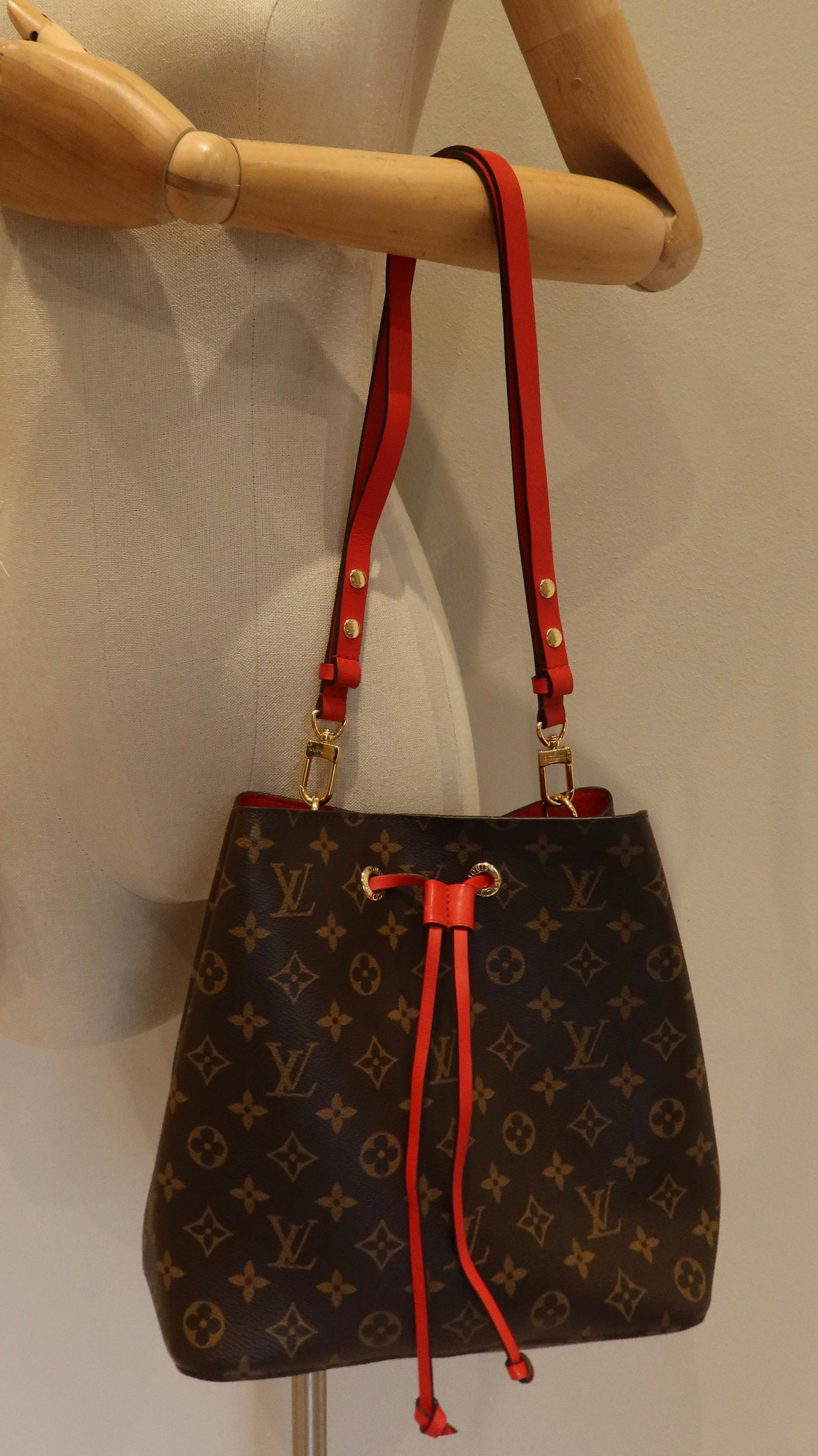 Louis Vuitton NéoNoé MM Bucket Bag