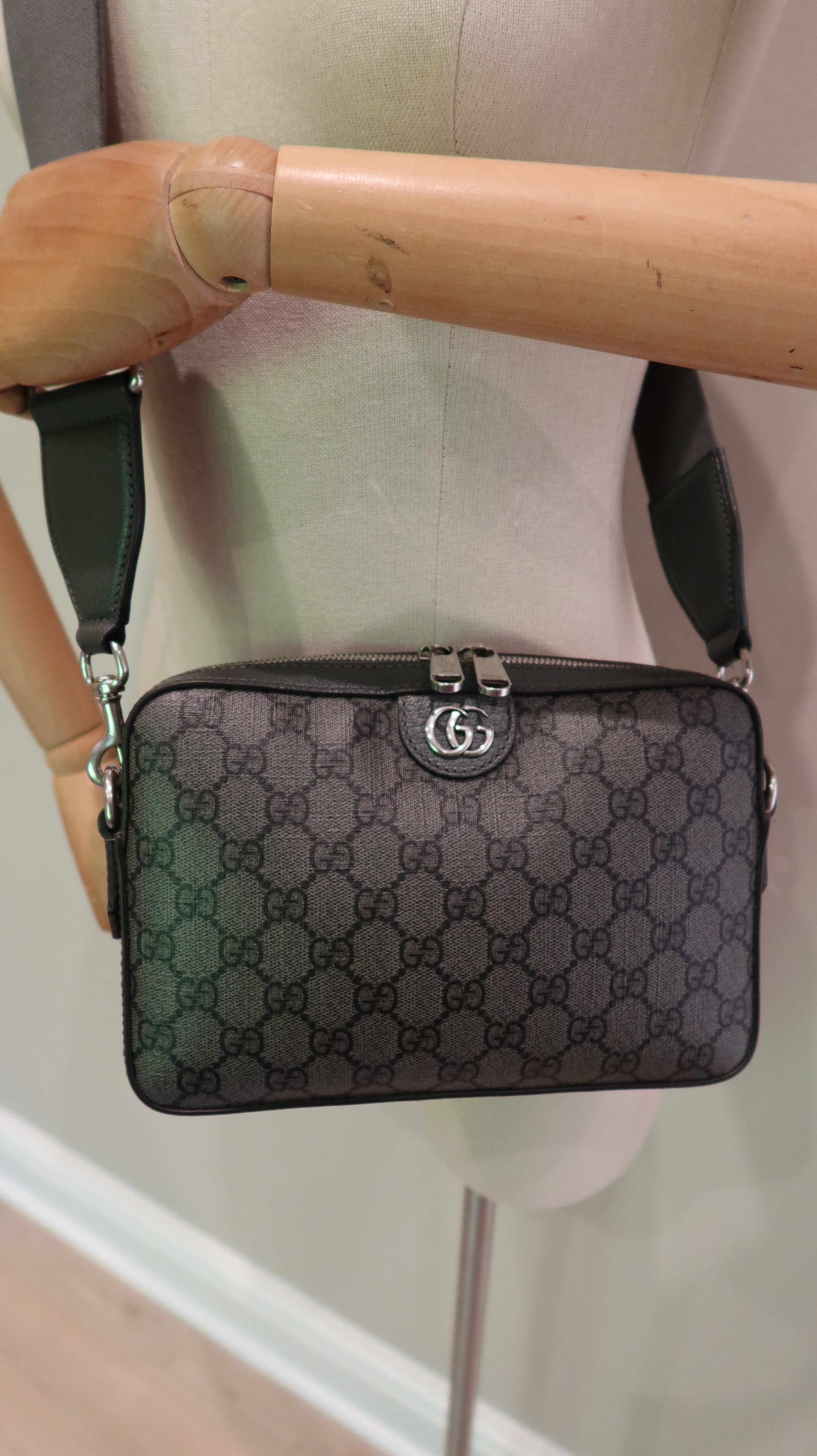 Gucci GG Ophidia Crossbody Bag *Full Set*