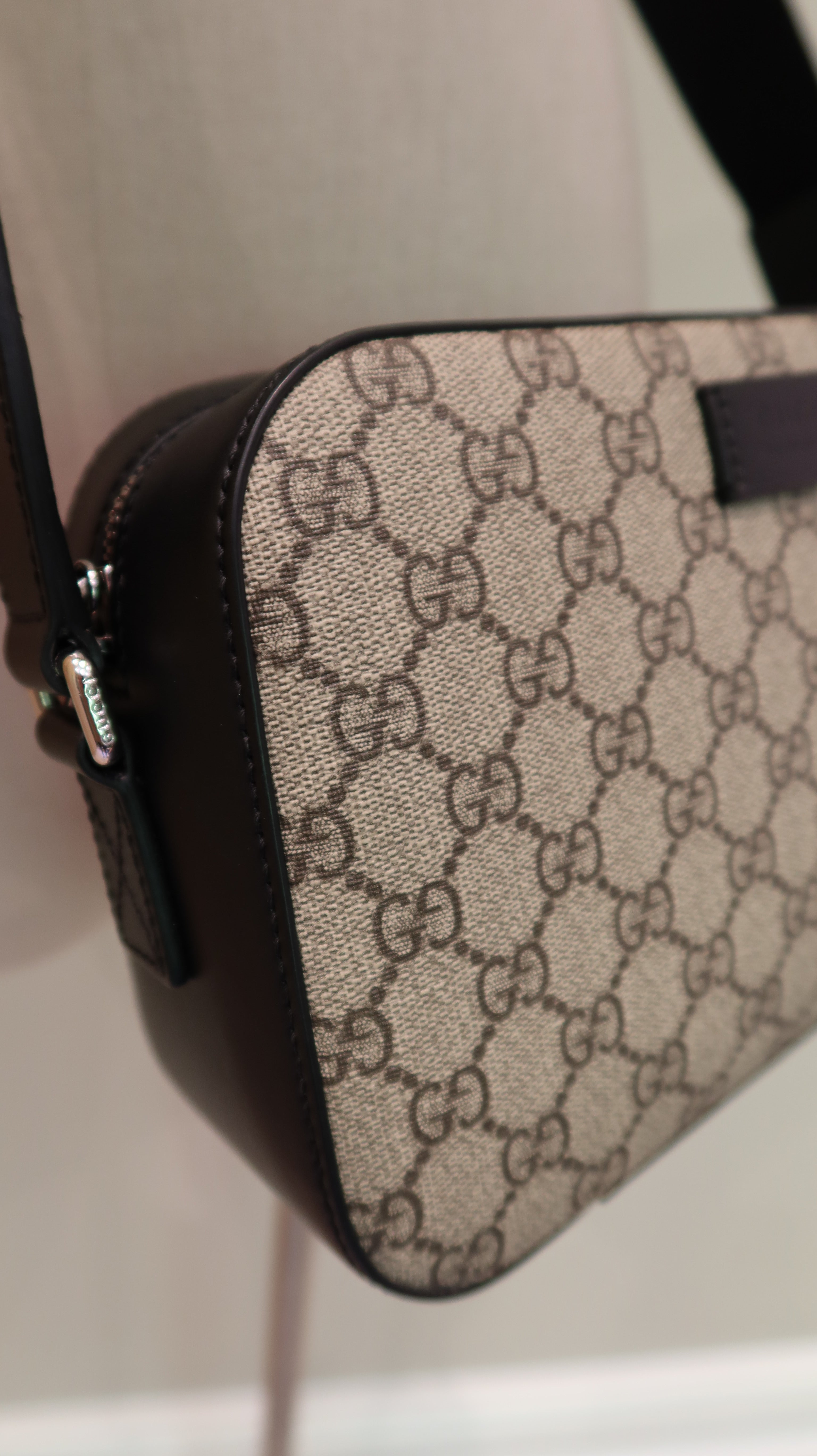 Gucci Supreme Camera Bag