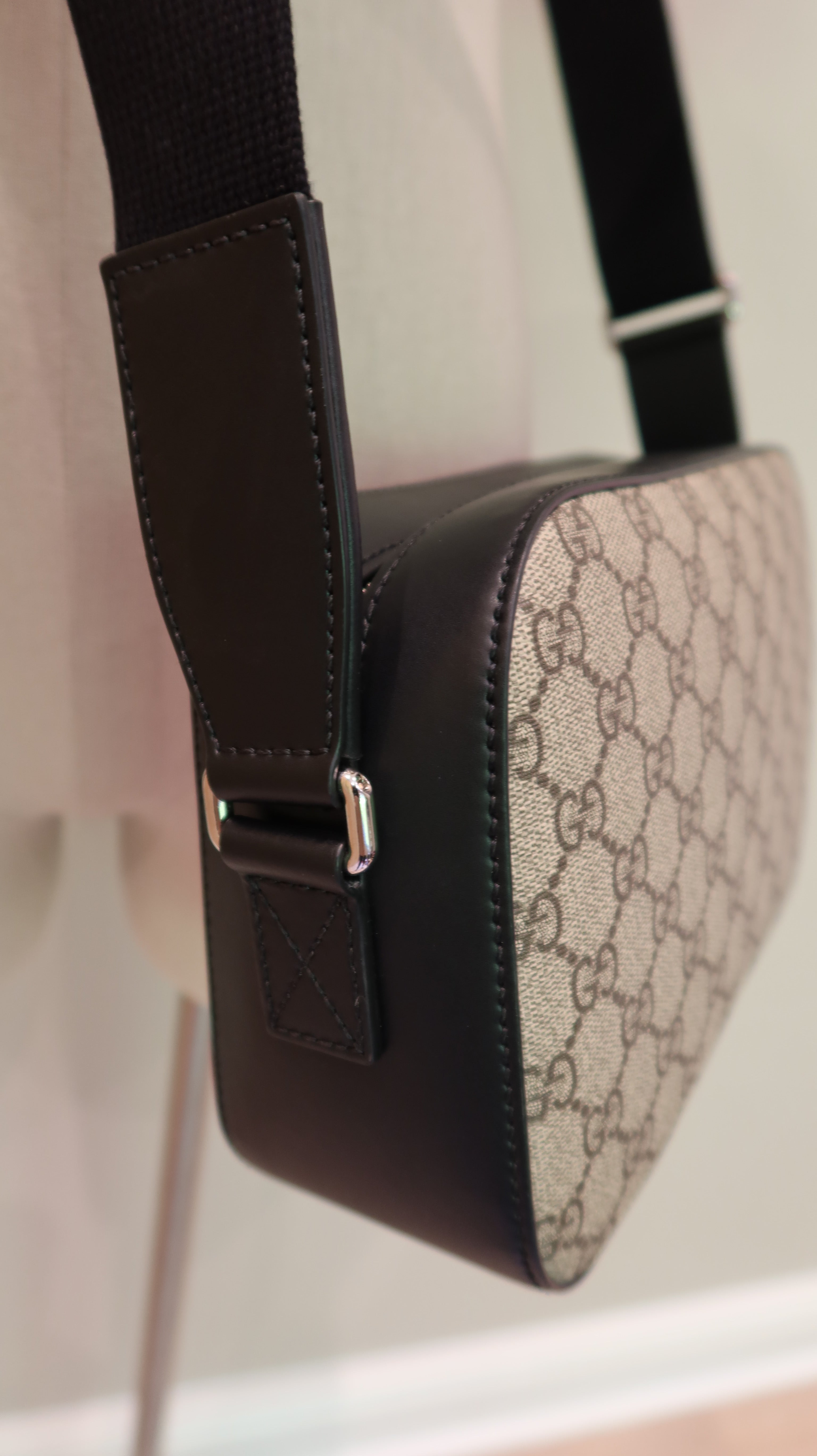 Gucci Supreme Camera Bag