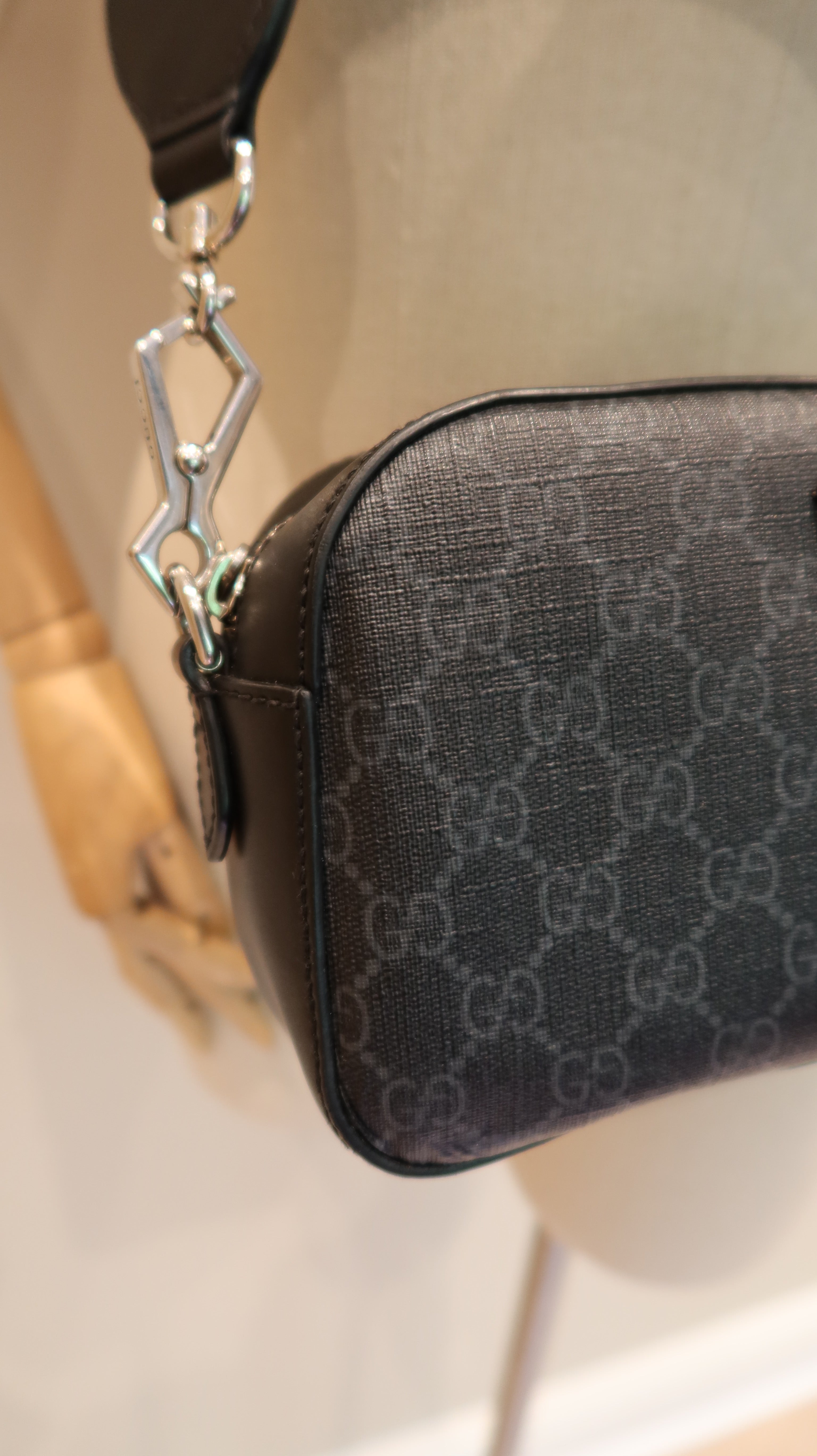 Gucci GG Supreme Camera Bag