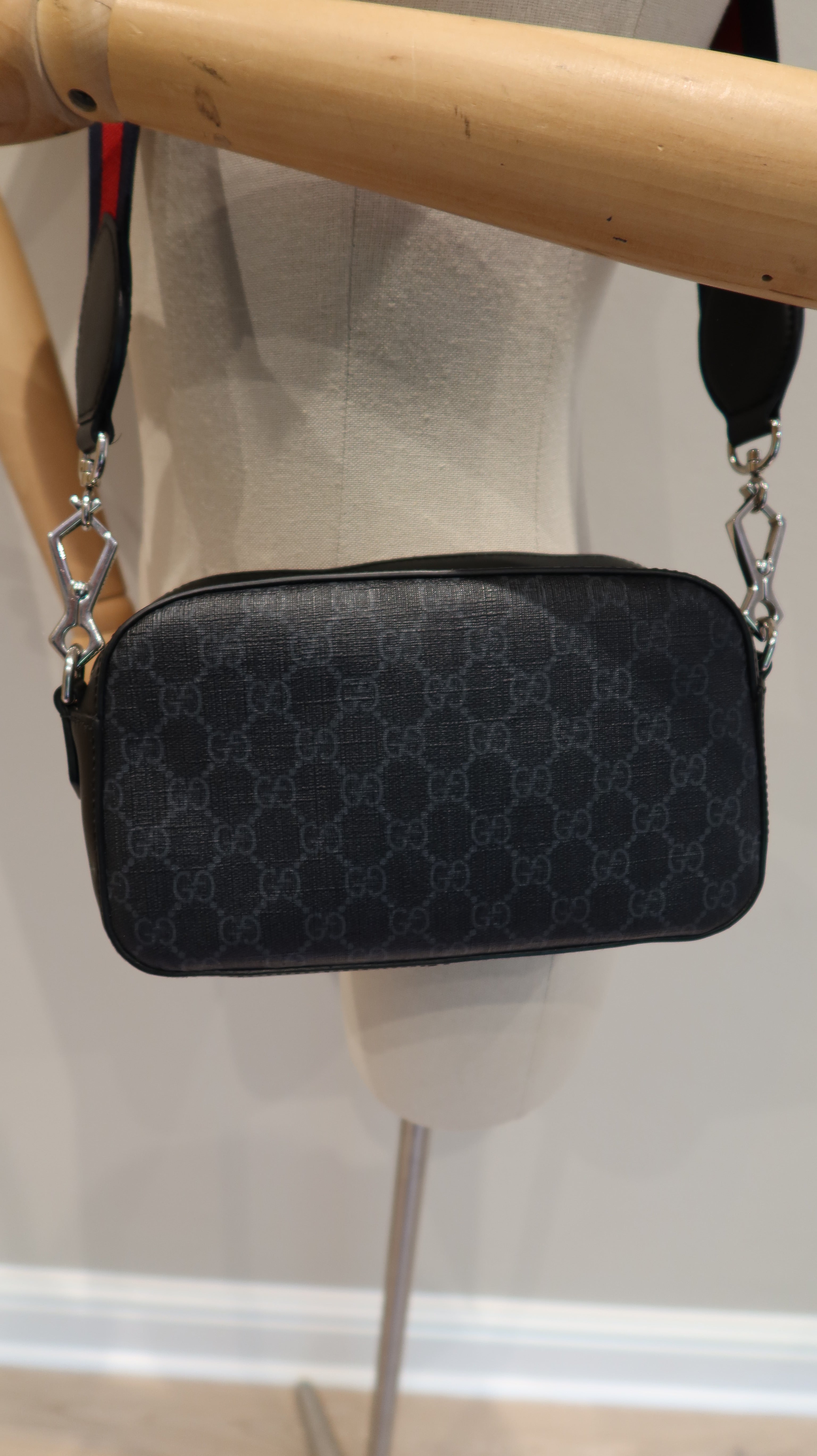 Gucci GG Supreme Camera Bag