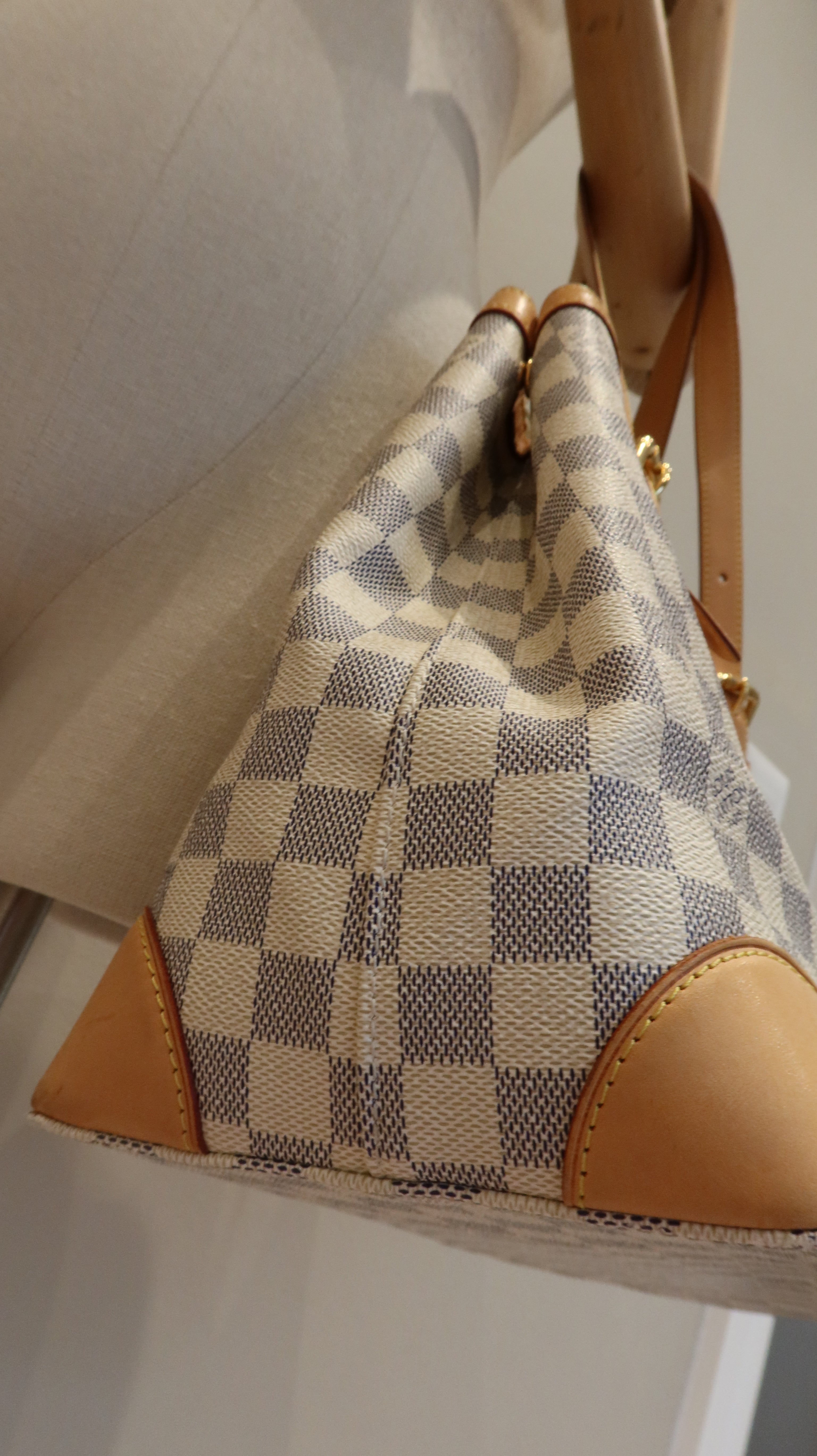 Louis Vuitton Hampstead MM Bag