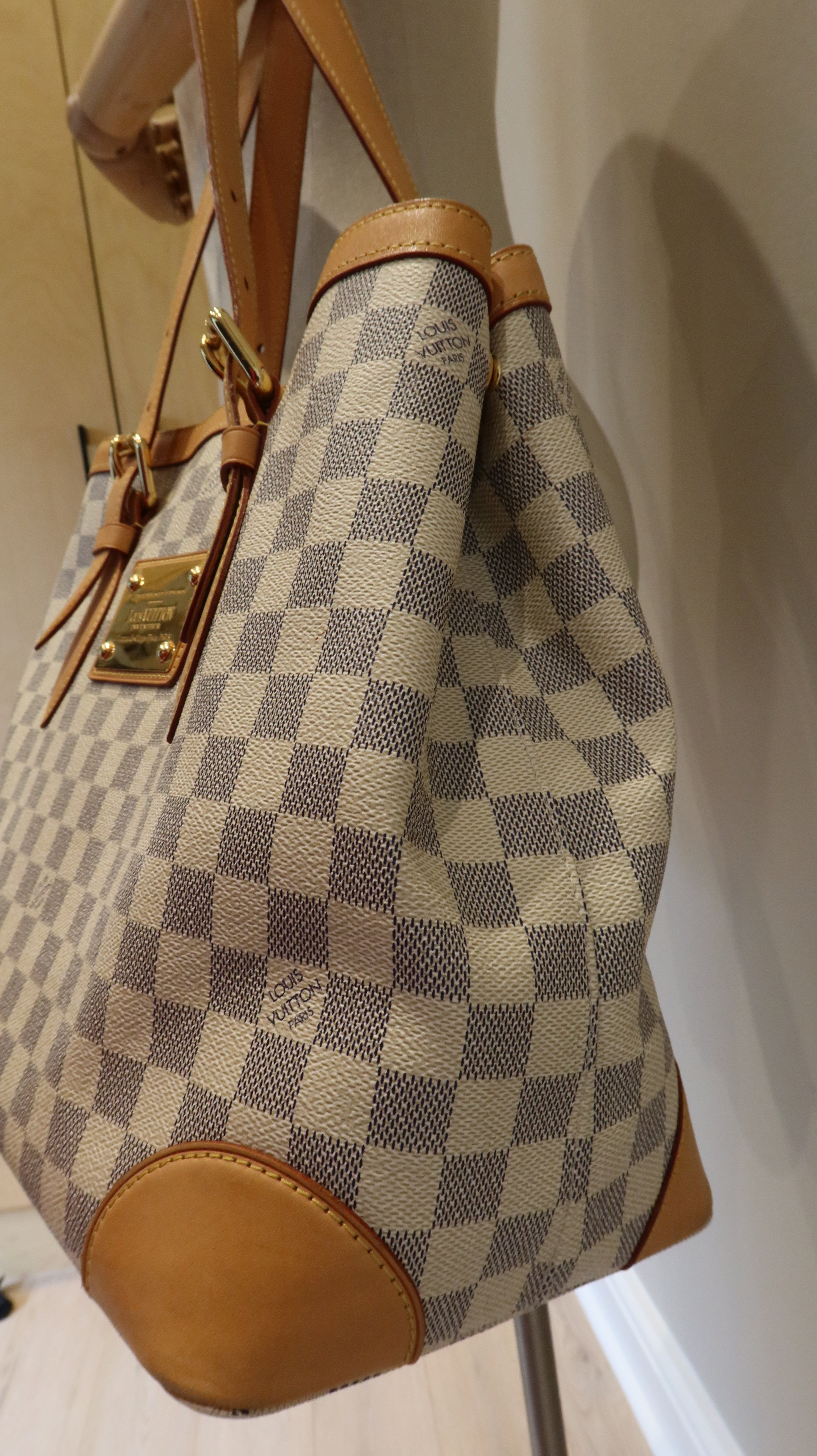 Louis Vuitton Hampstead MM Bag