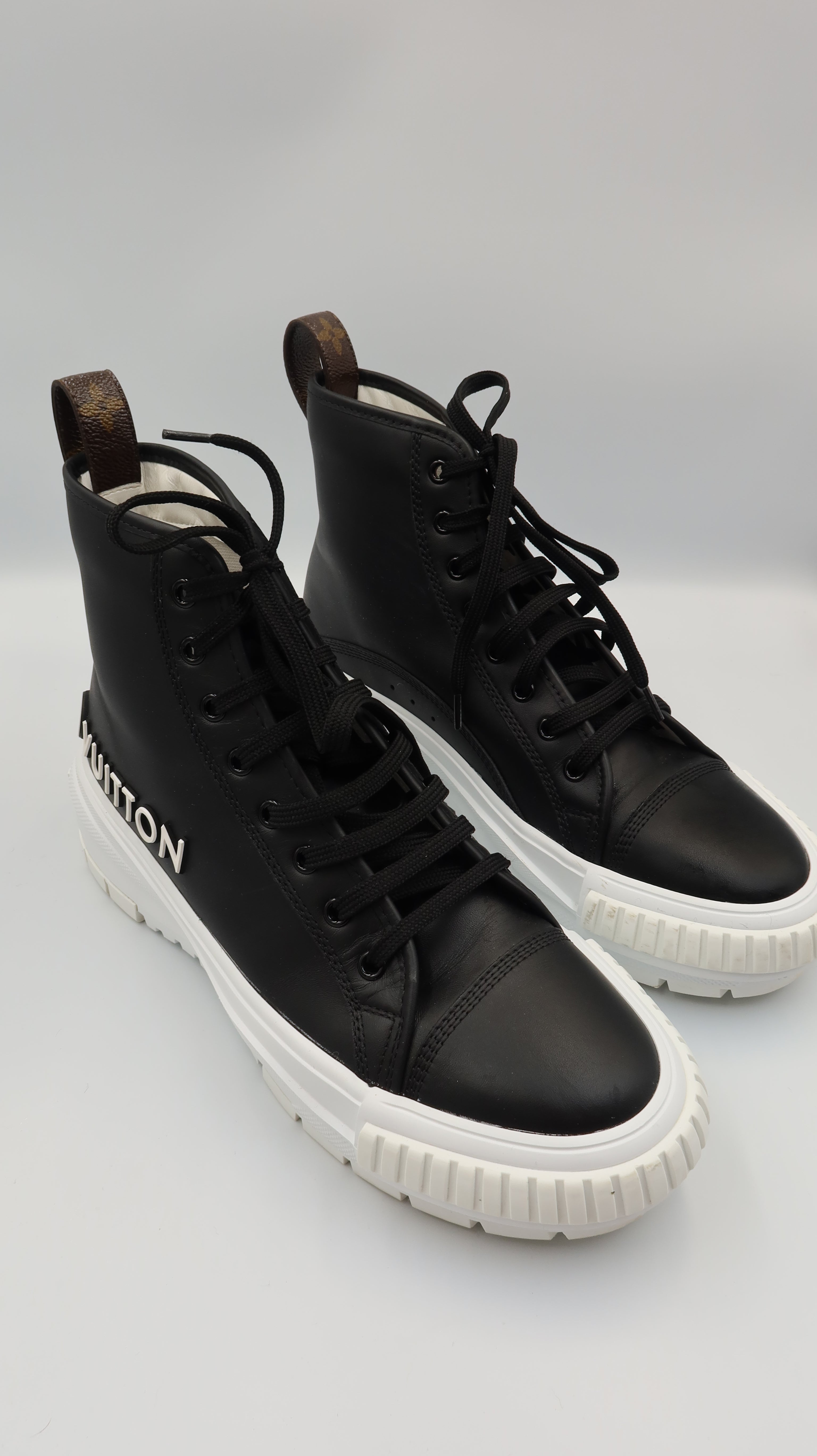 Louis Vuitton Sneaker Boots (EU40.5)