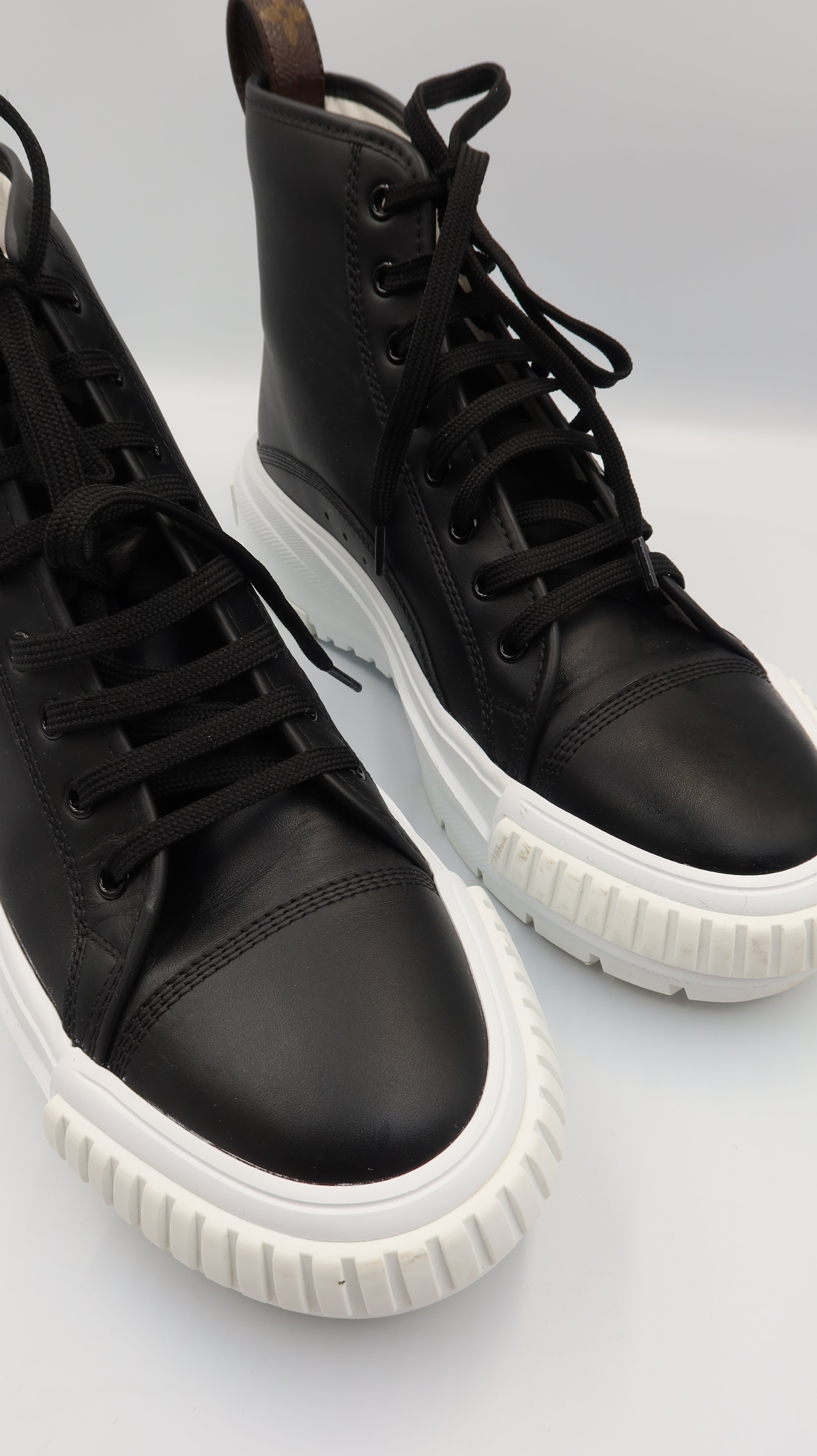 Louis Vuitton Sneaker Boots (EU40.5)