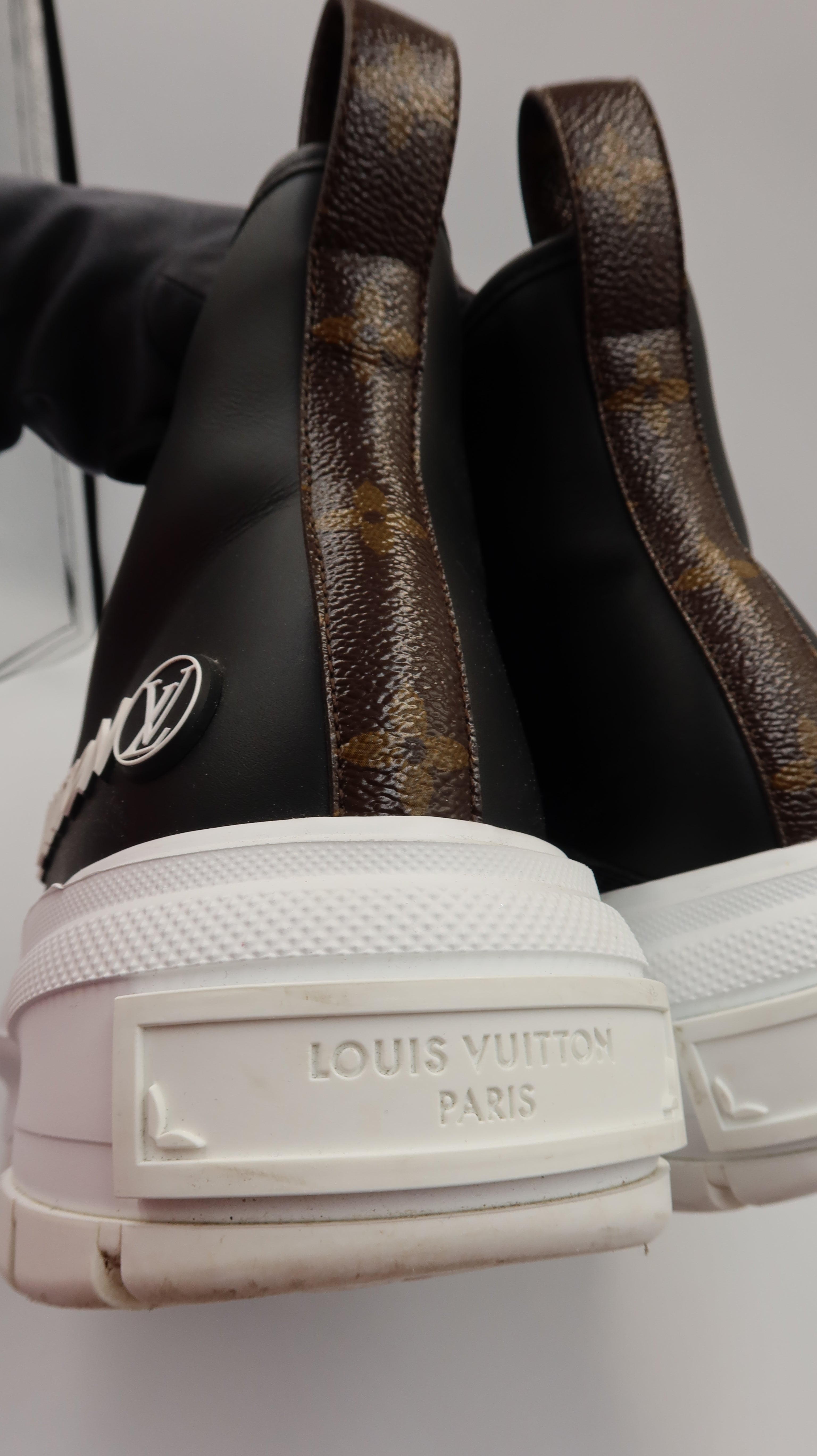 Louis Vuitton Sneaker Boots (EU40.5)