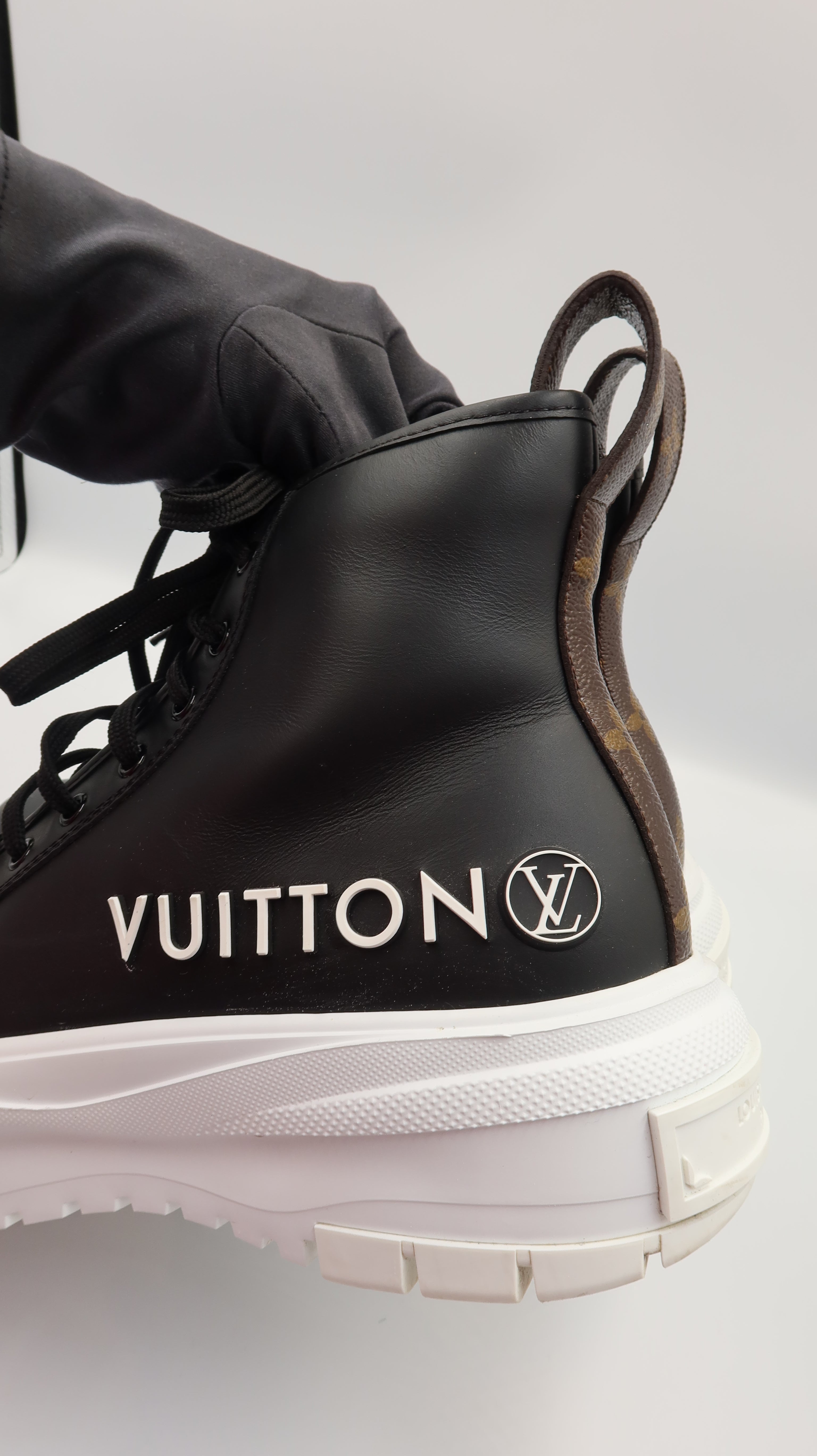 Louis Vuitton Sneaker Boots (EU40.5)