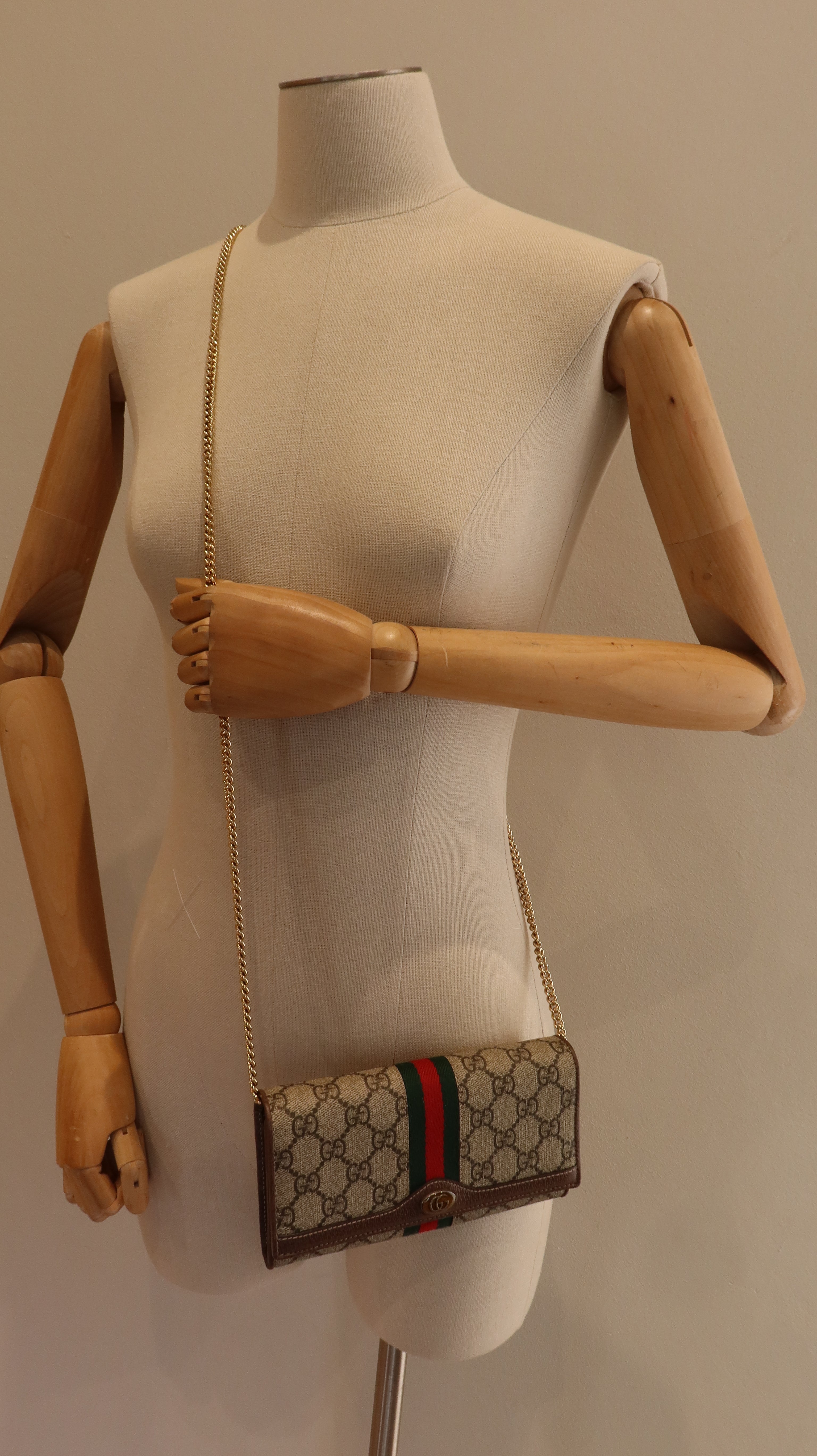 Gucci Wallet On Chain