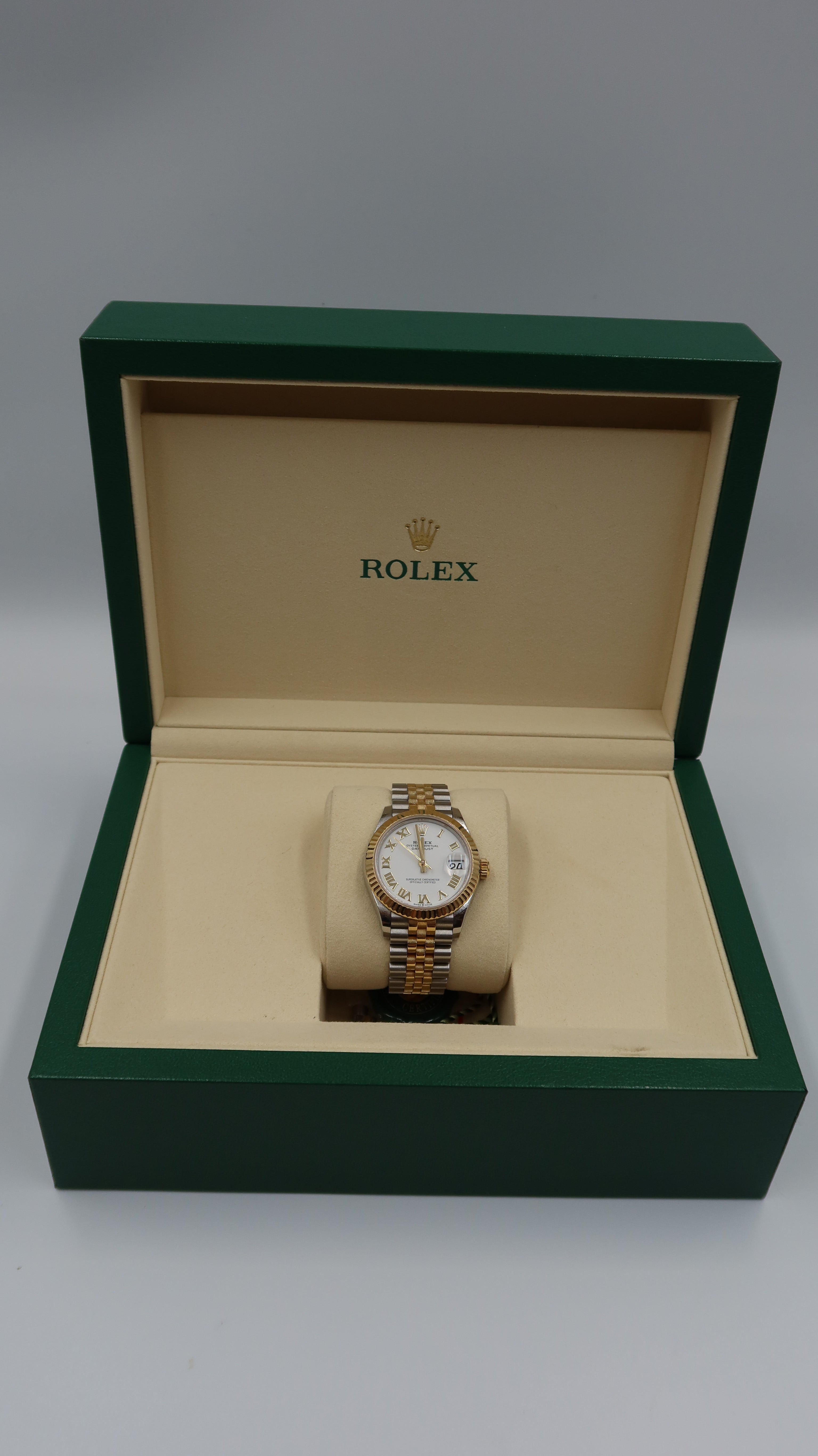 Rolex Oyster Perpetual (31mm)