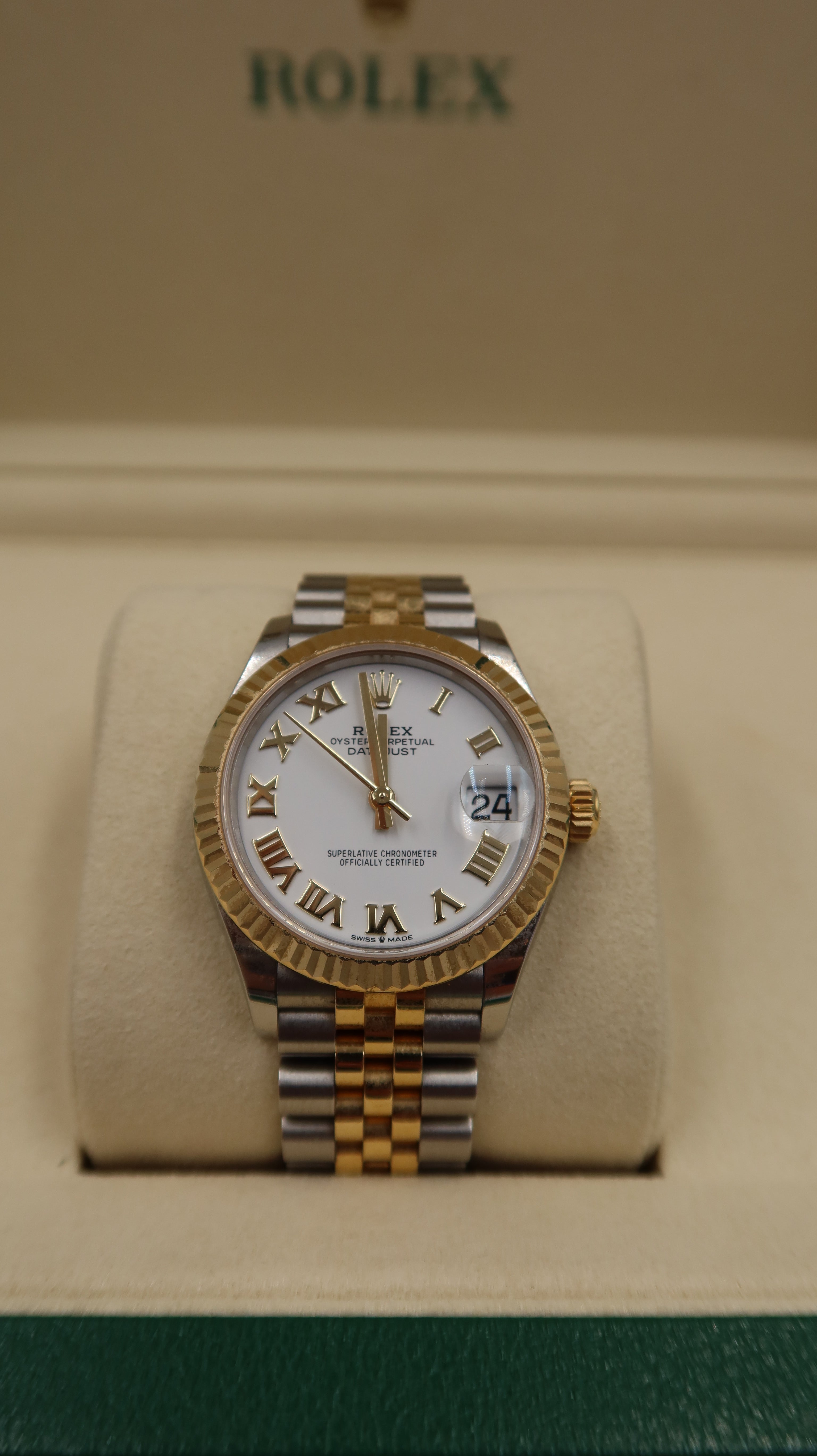 Rolex Oyster Perpetual (31mm)