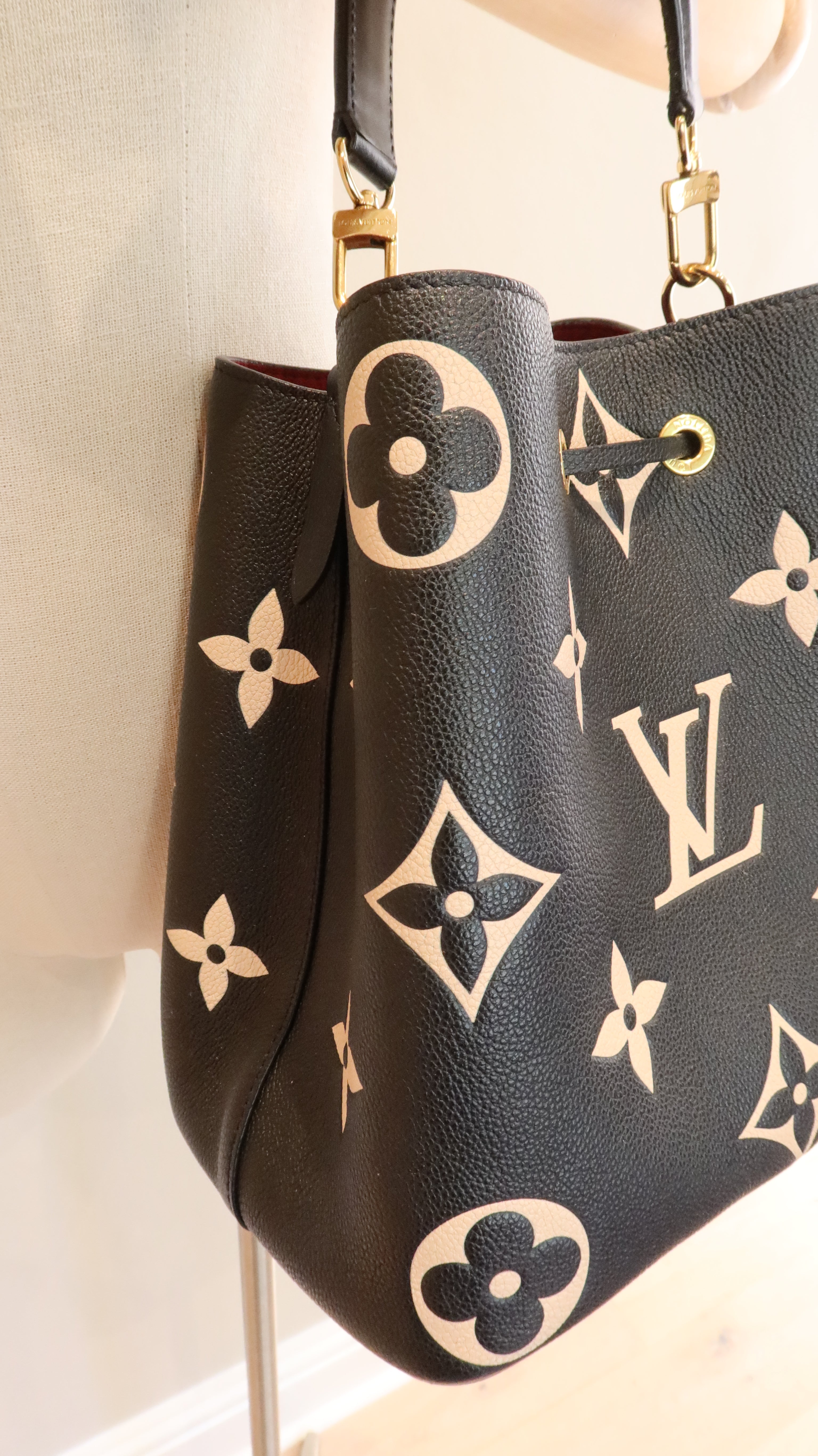 Louis Vuitton NéoNoé MM Bucket Bag