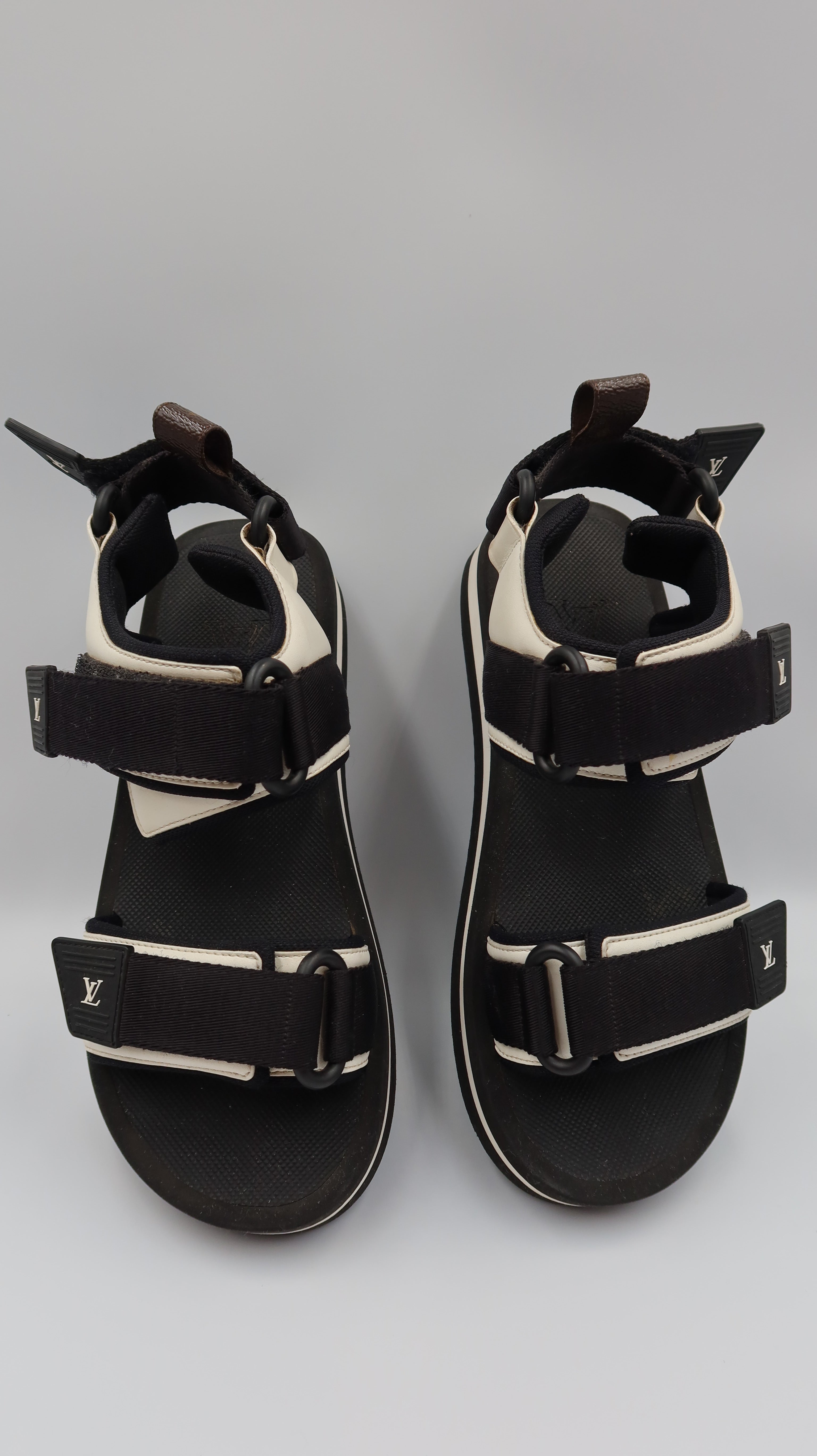 Louis Vuitton Sandals (EU37)
