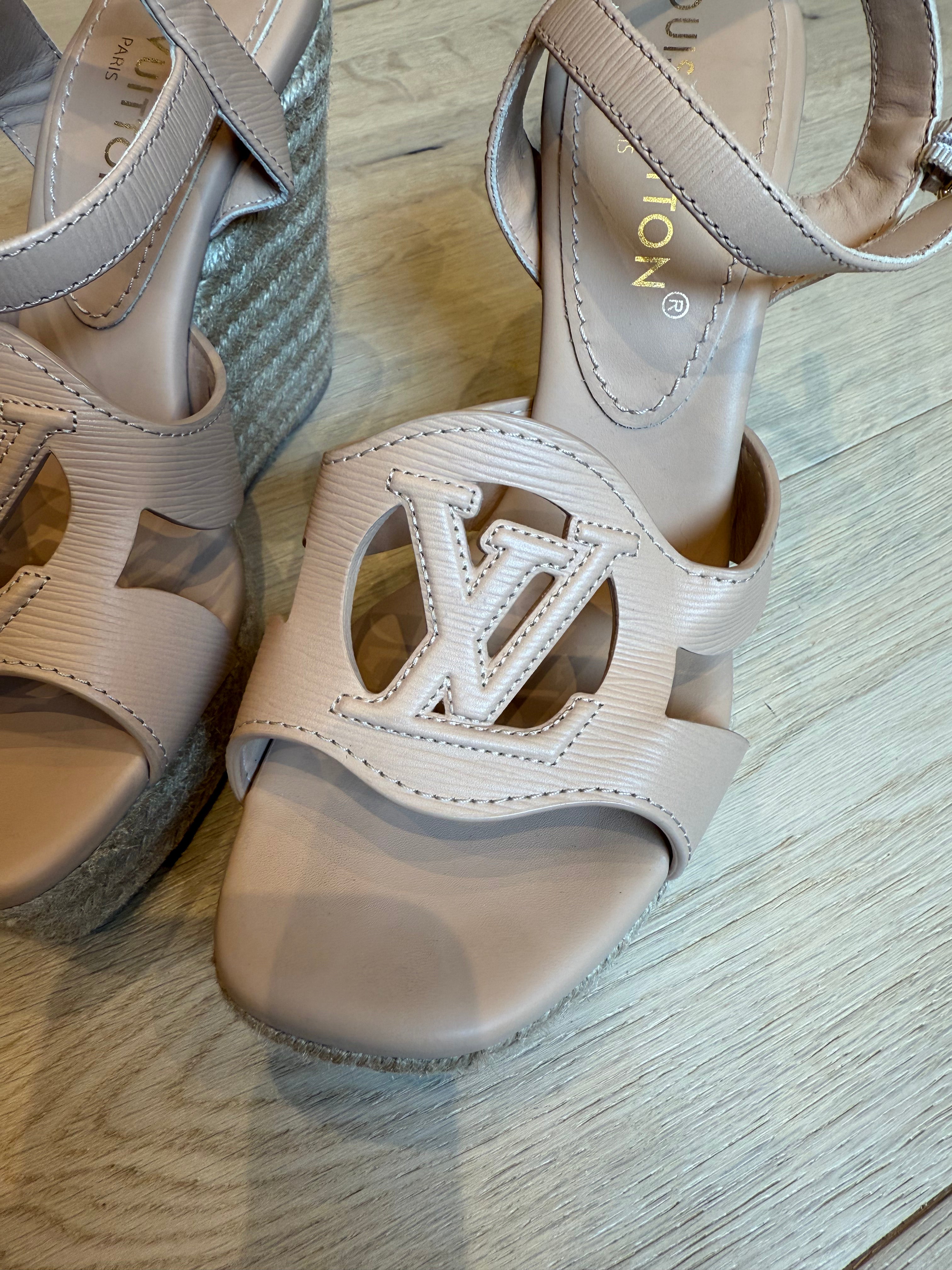 Louis Vuitton Wedges (EU37)