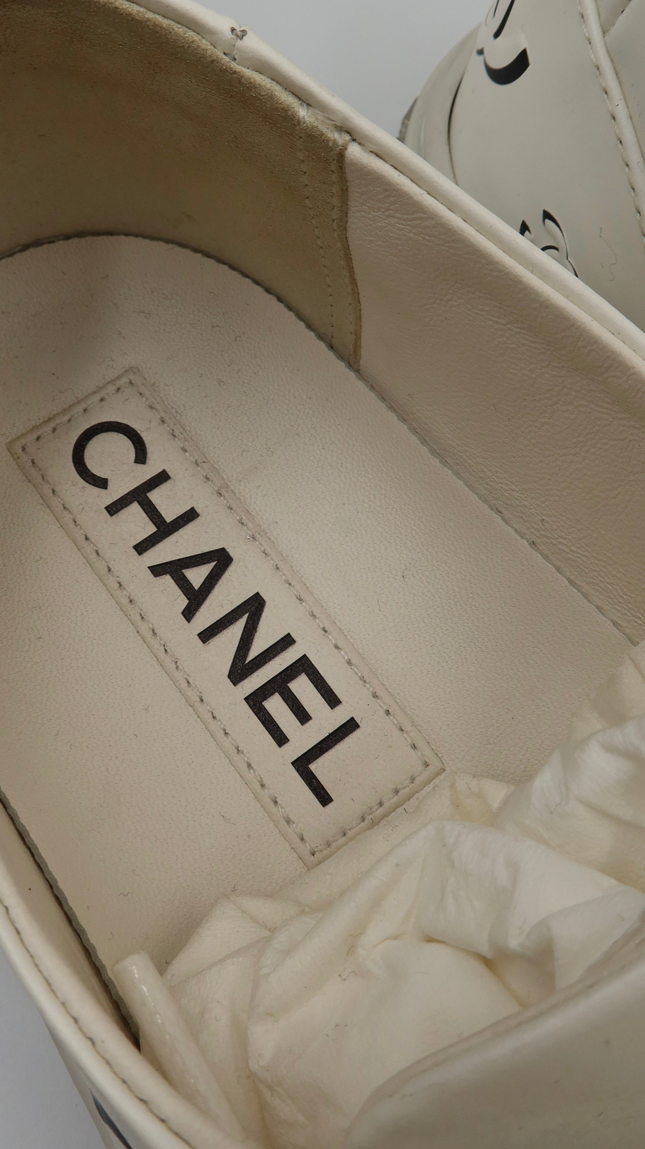 Chanel Sneakers (EU37.5C)
