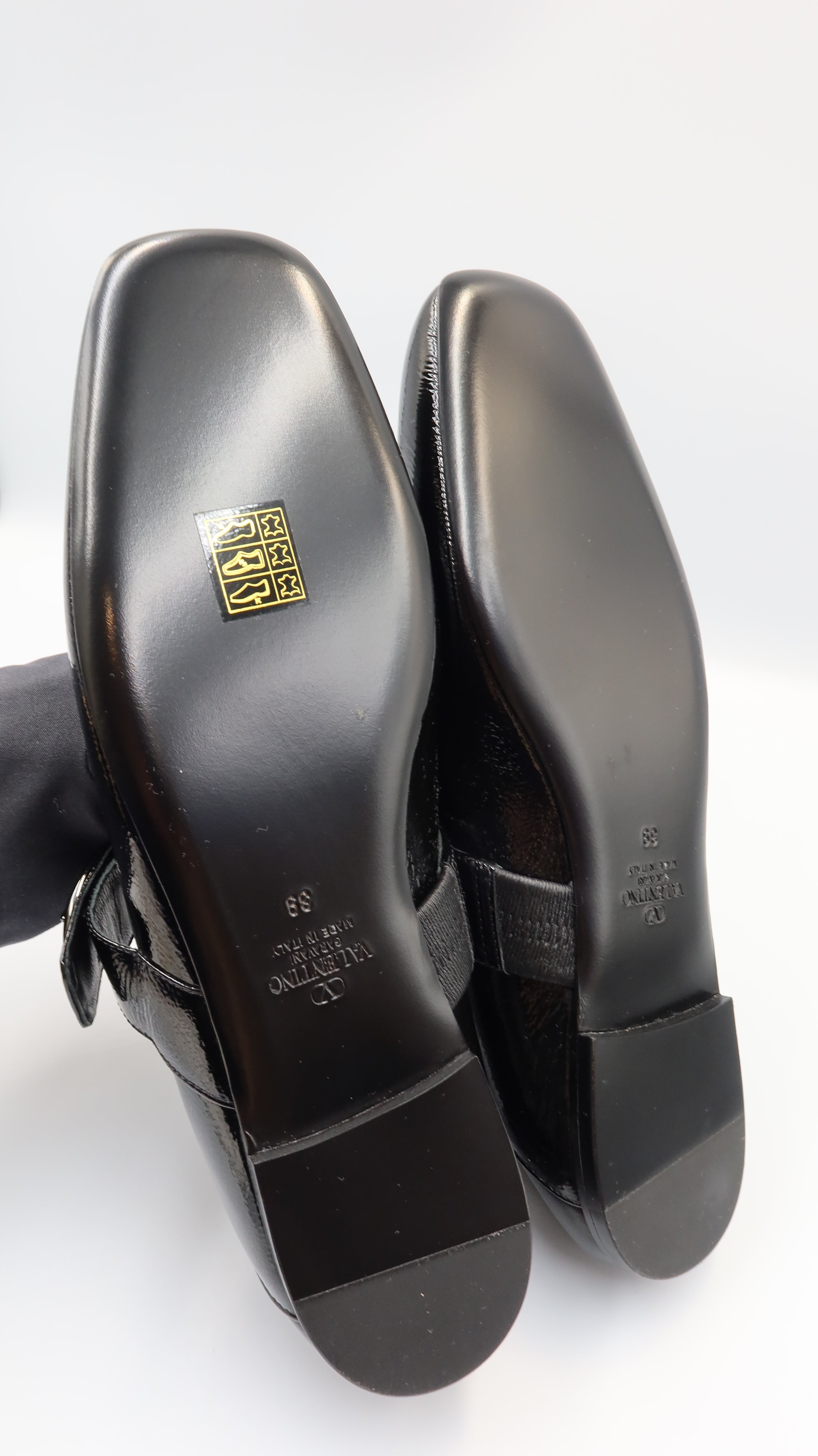 Valentino Mary Janes (EU39/Store Fresh)