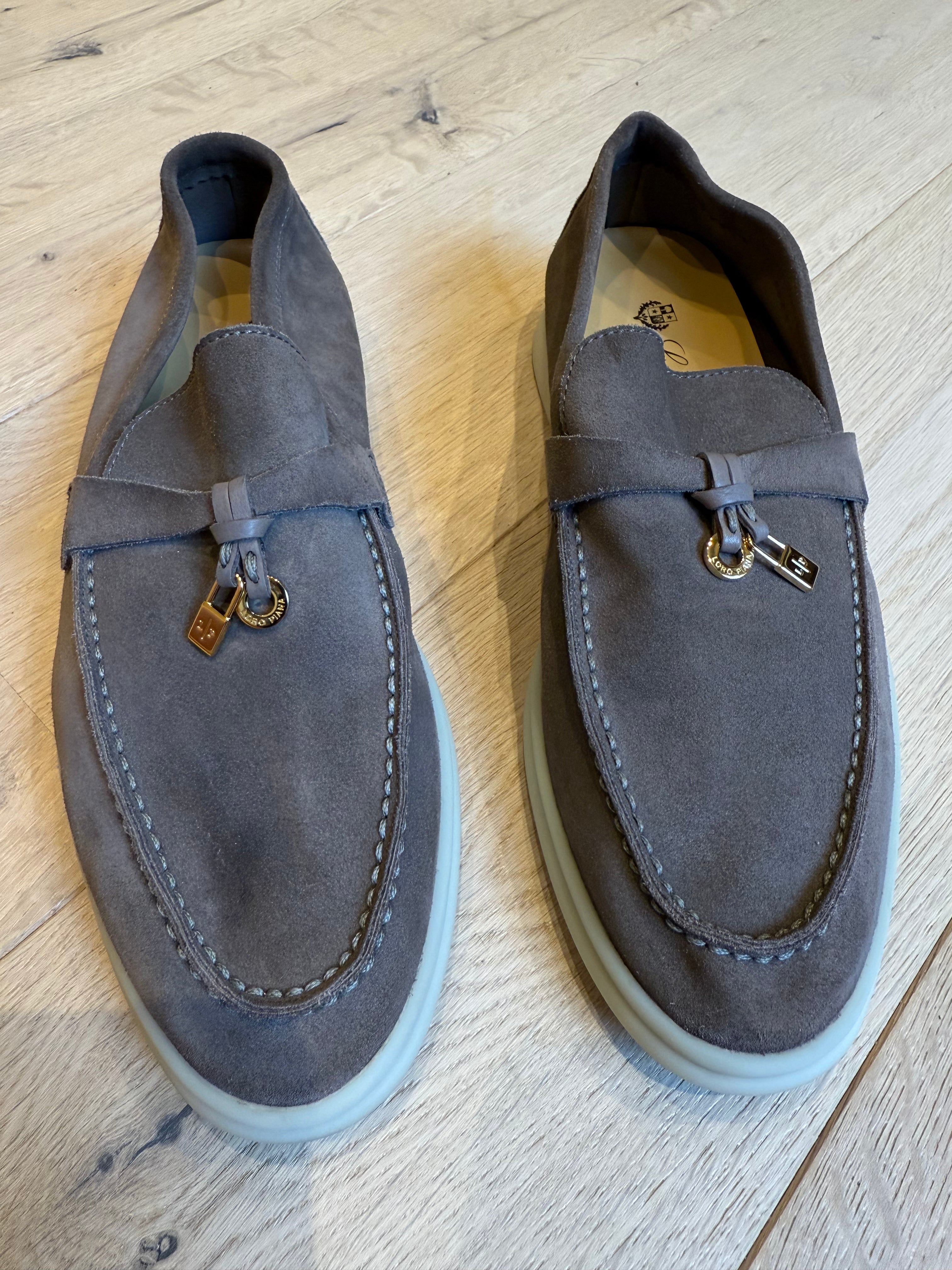 Loro Piana Summer Walks (EU37)