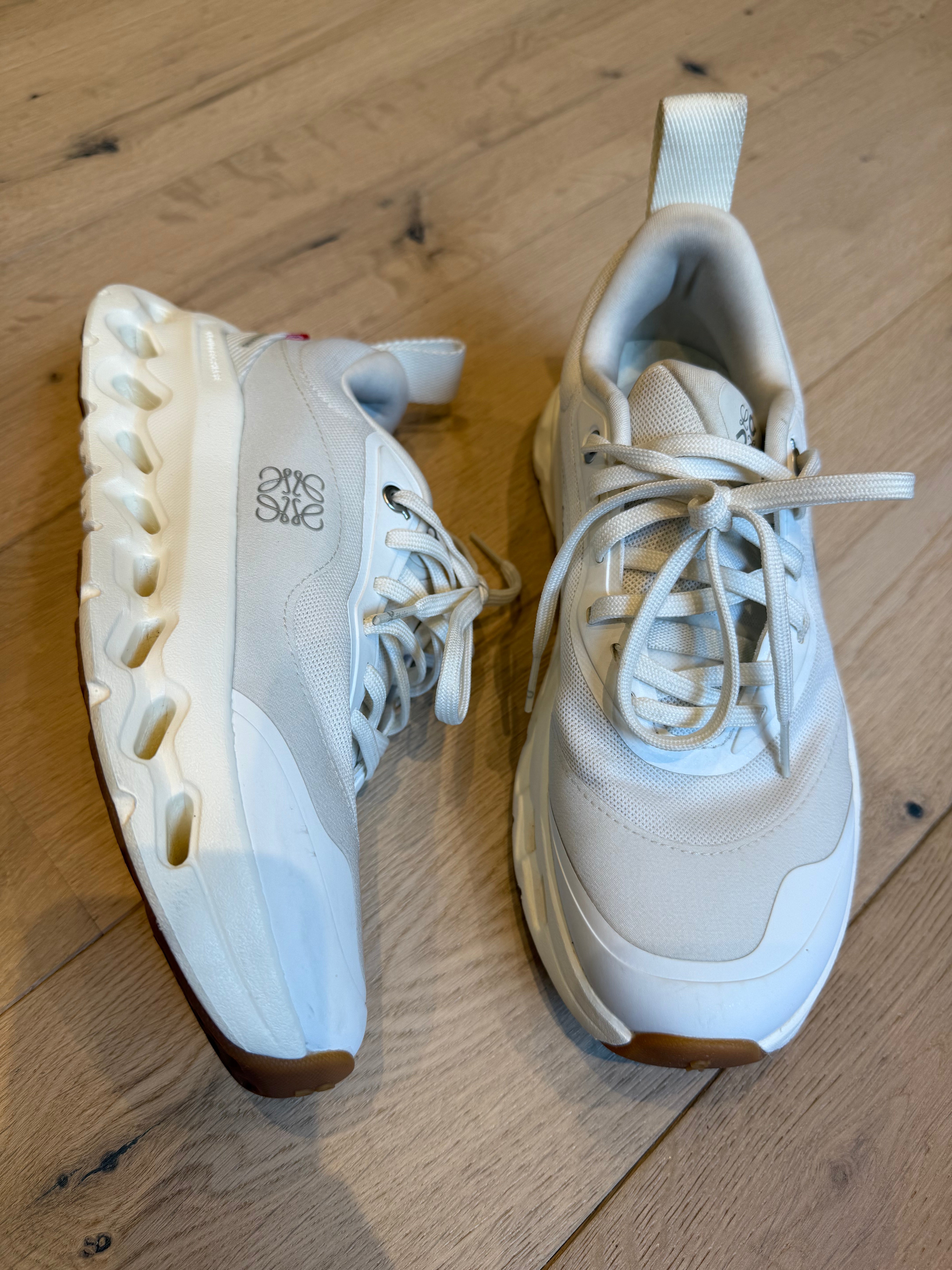 Loewe ON Sneakers (EU37)