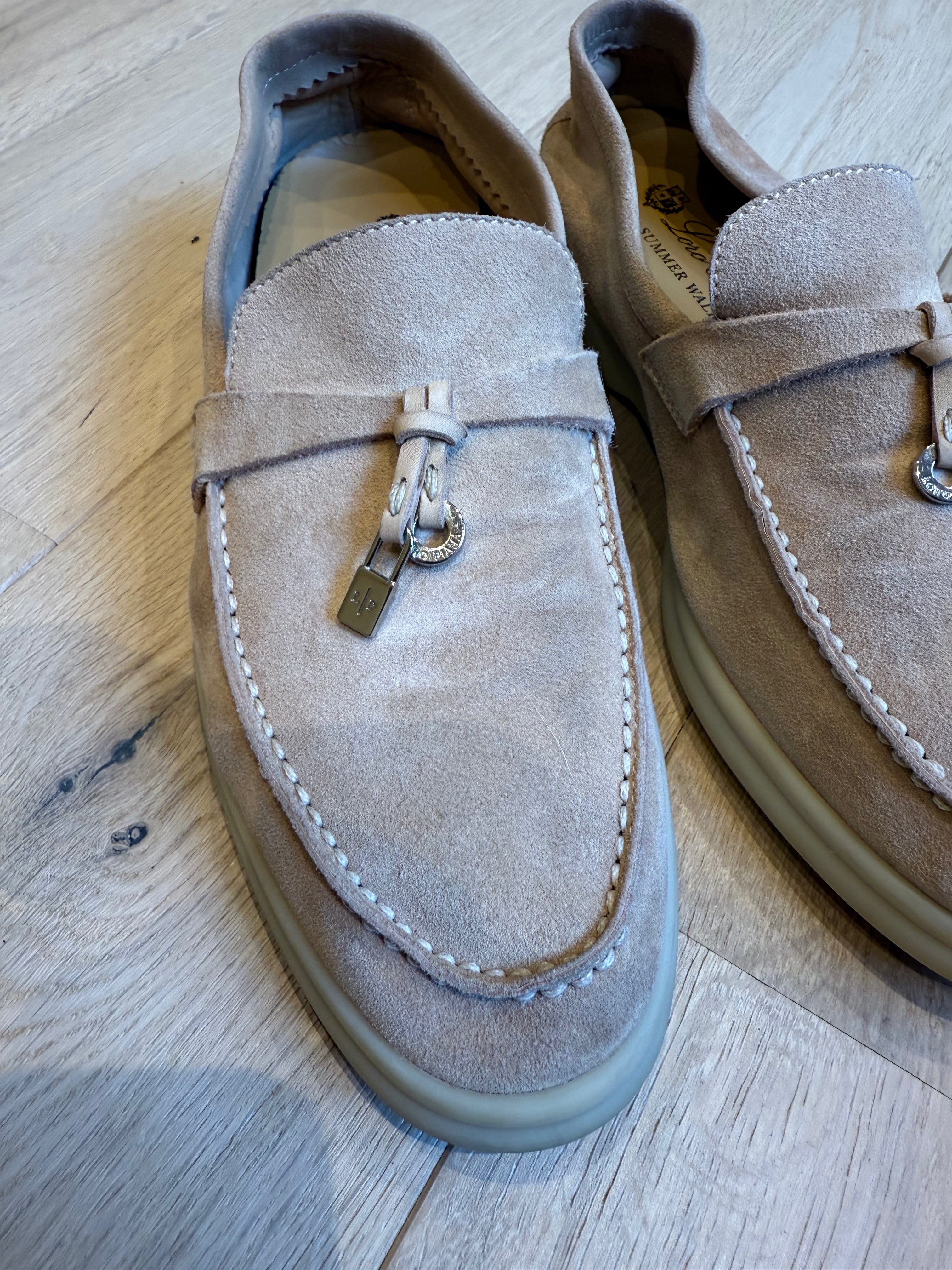 Loro Piana Summer Walks (EU36)